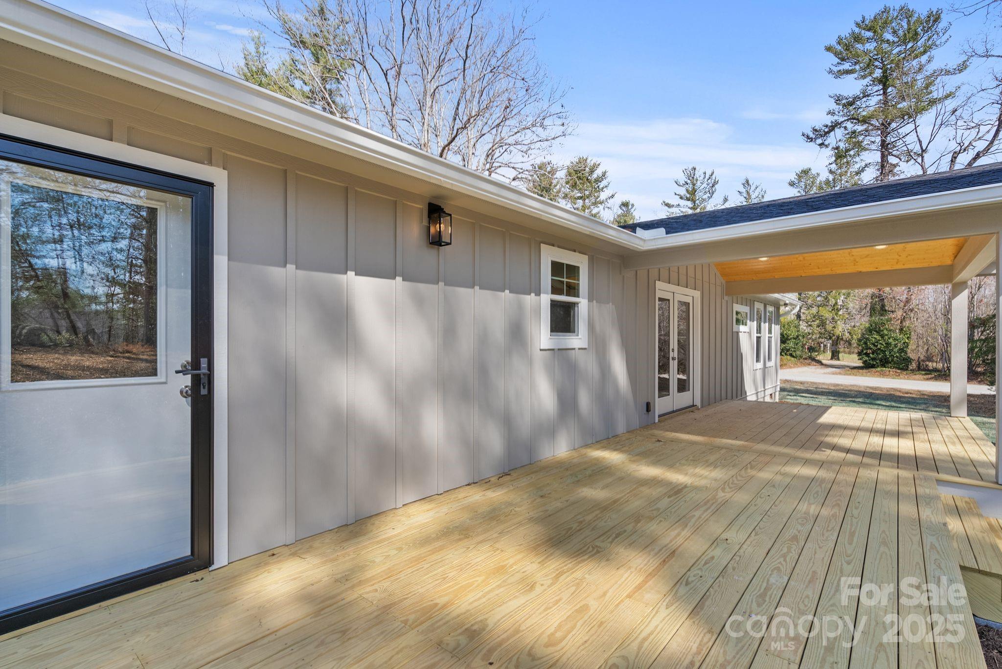 1416 Howard Gap Loop Road Property Photo 31