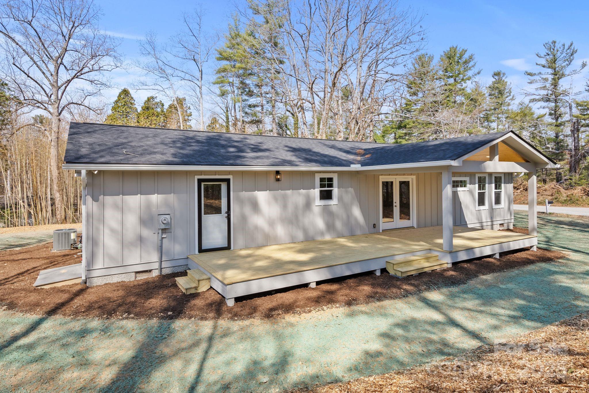 1416 Howard Gap Loop Road Property Photo 32