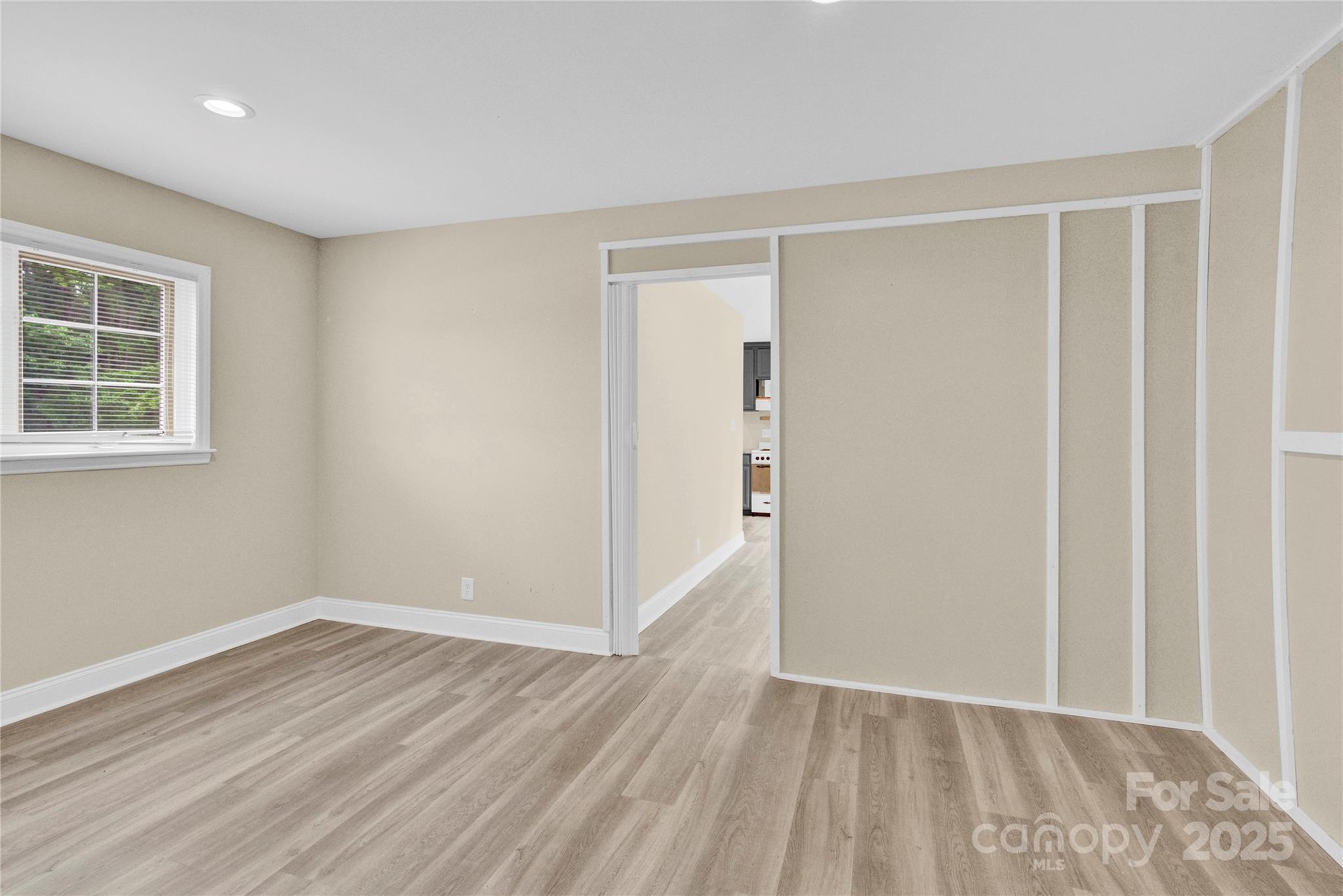 920 Oakridge Farm Highway Property Photo 10