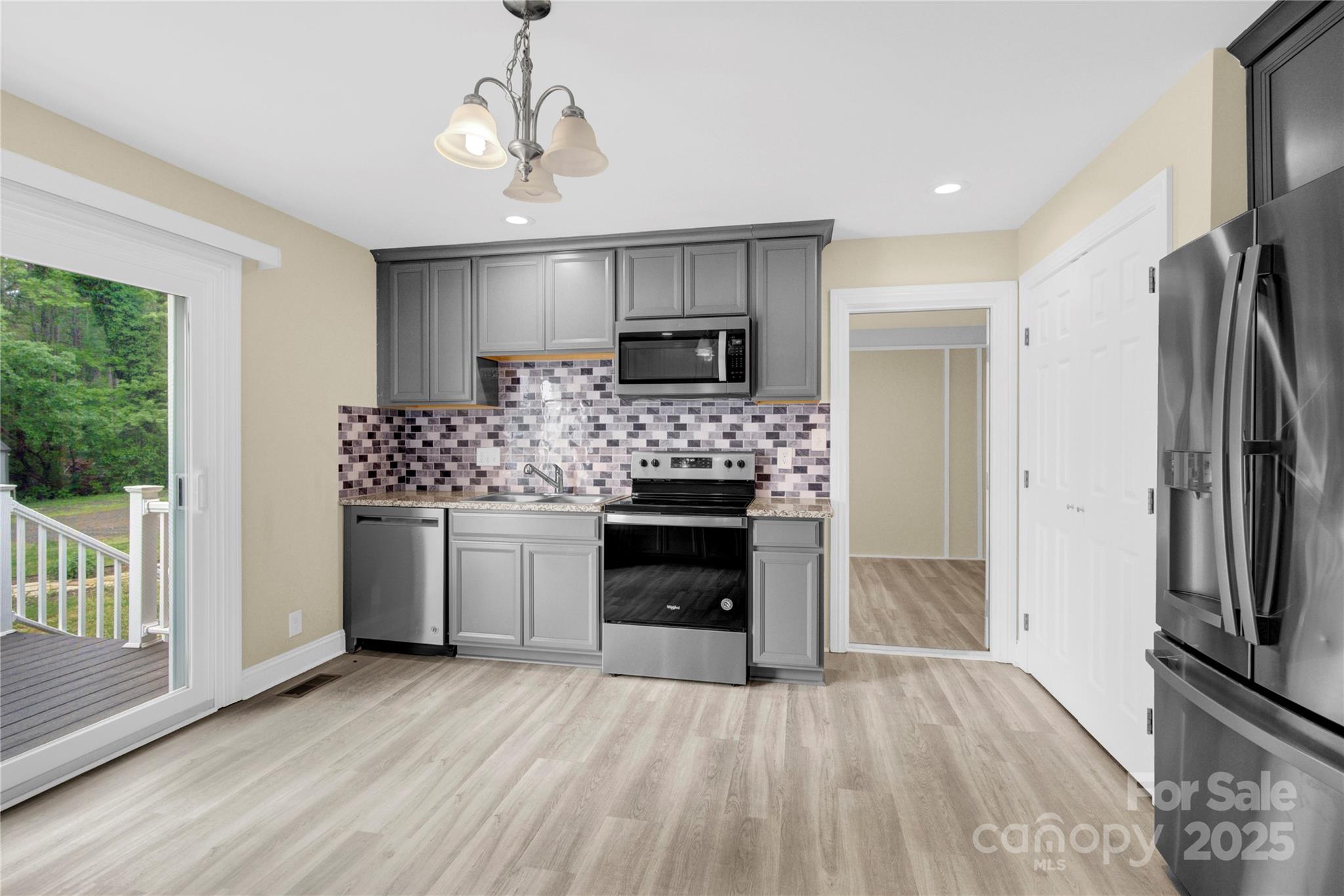 920 Oakridge Farm Highway Property Photo 14