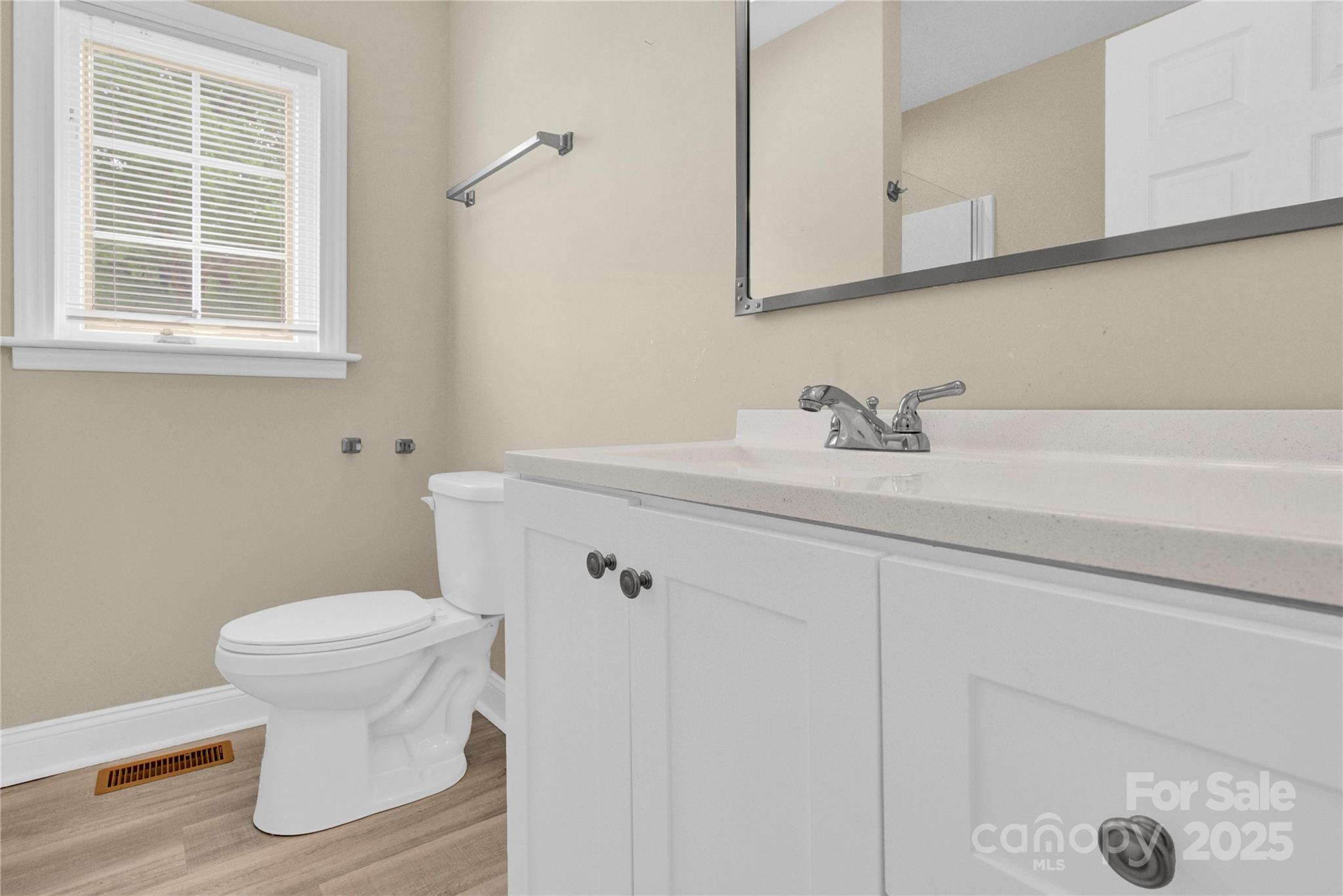 920 Oakridge Farm Highway Property Photo 17