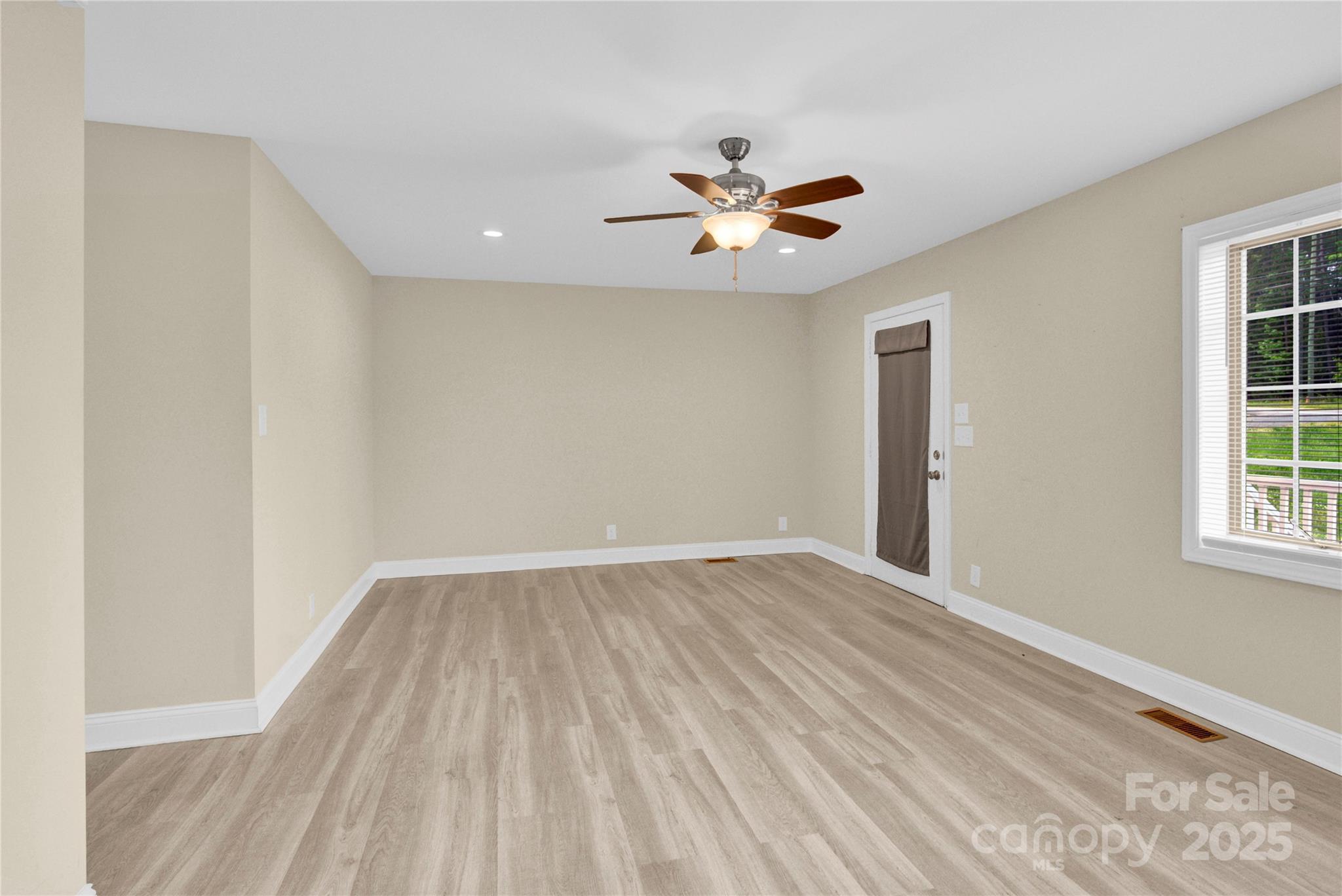 920 Oakridge Farm Highway Property Photo 24