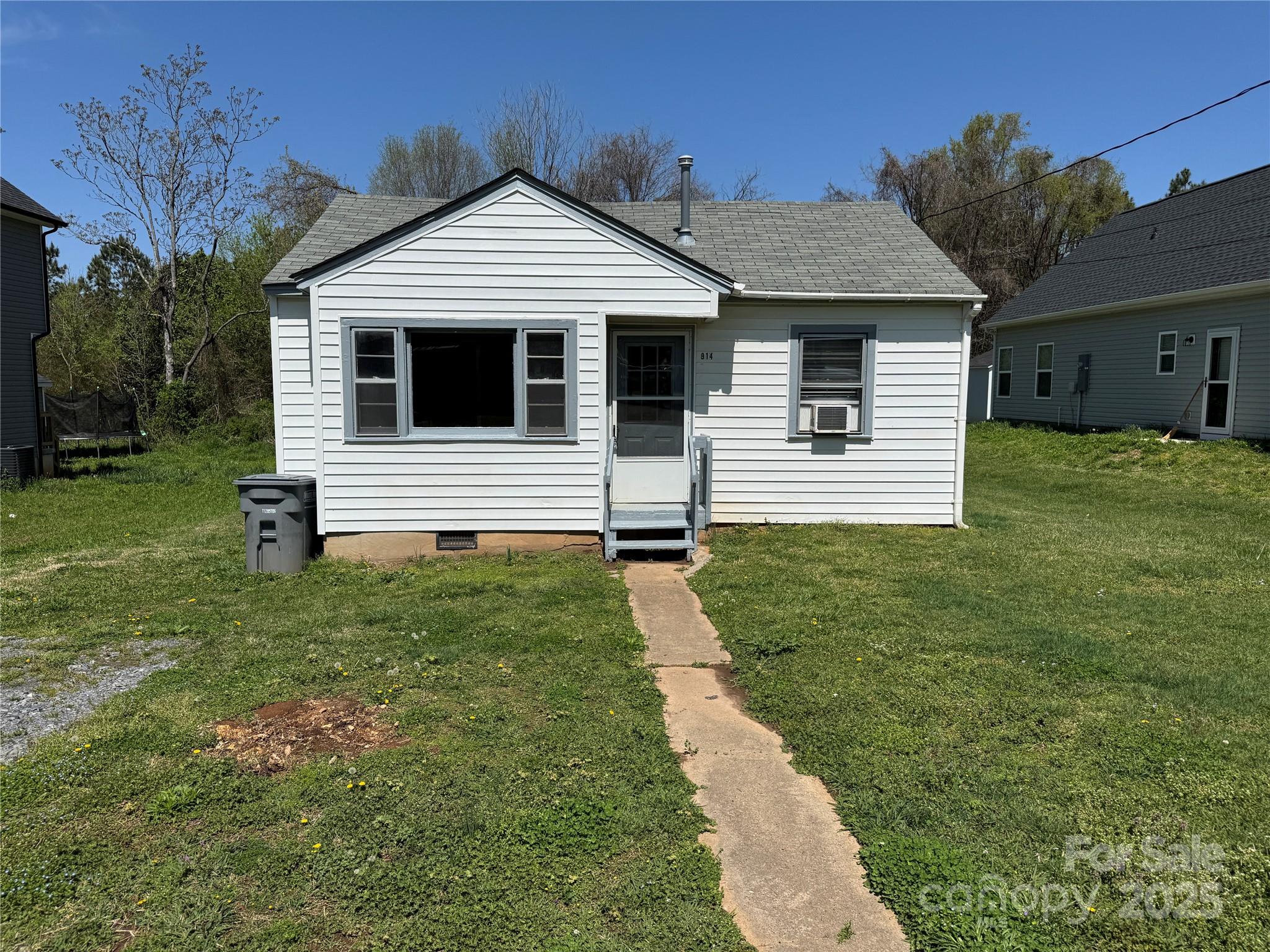 914 W Virginia Avenue Property Photo