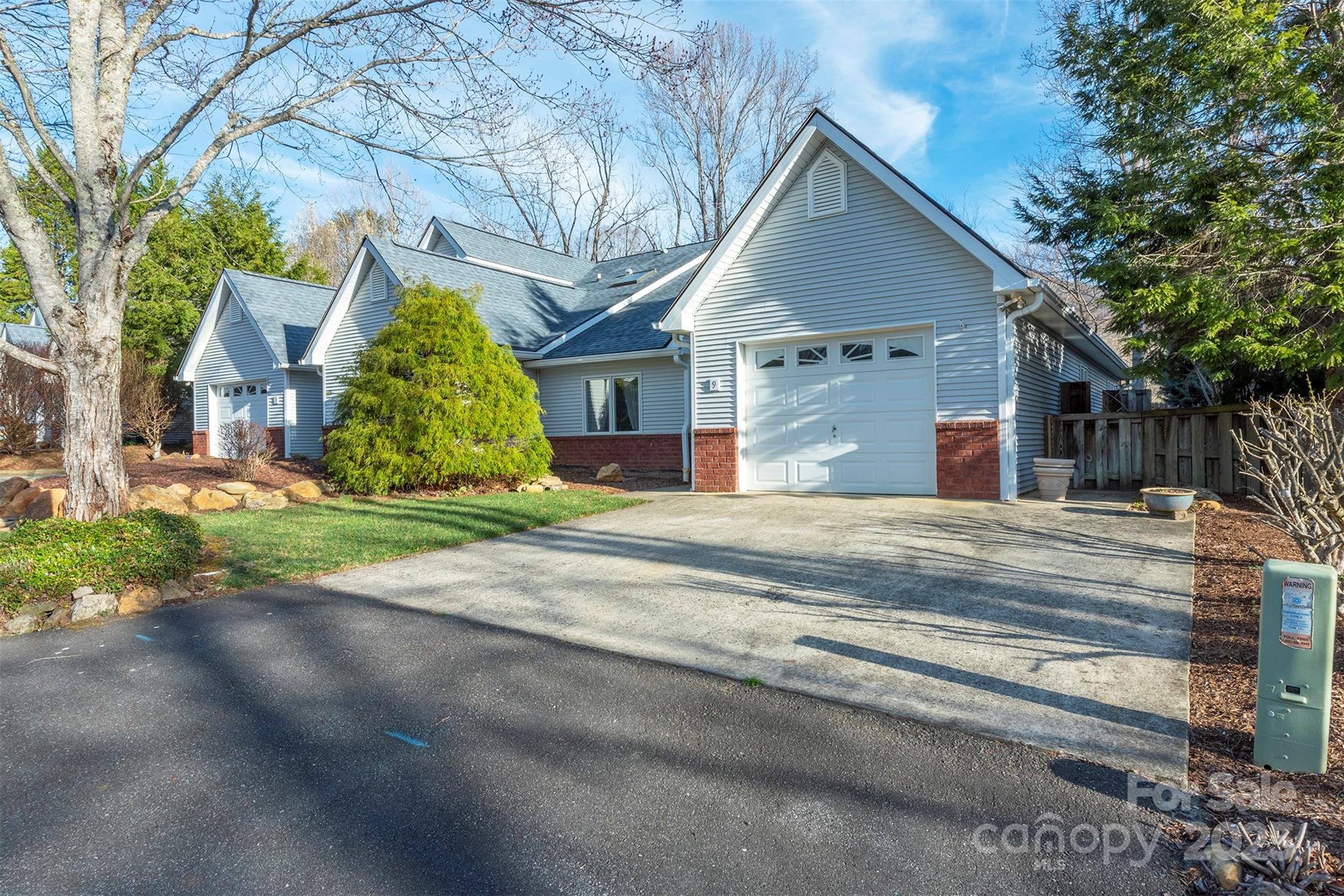 9 Village Parkway Property Photo