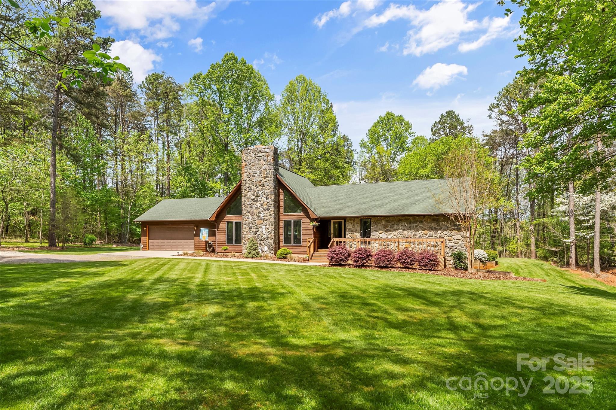 123 Lucy Lane Property Photo