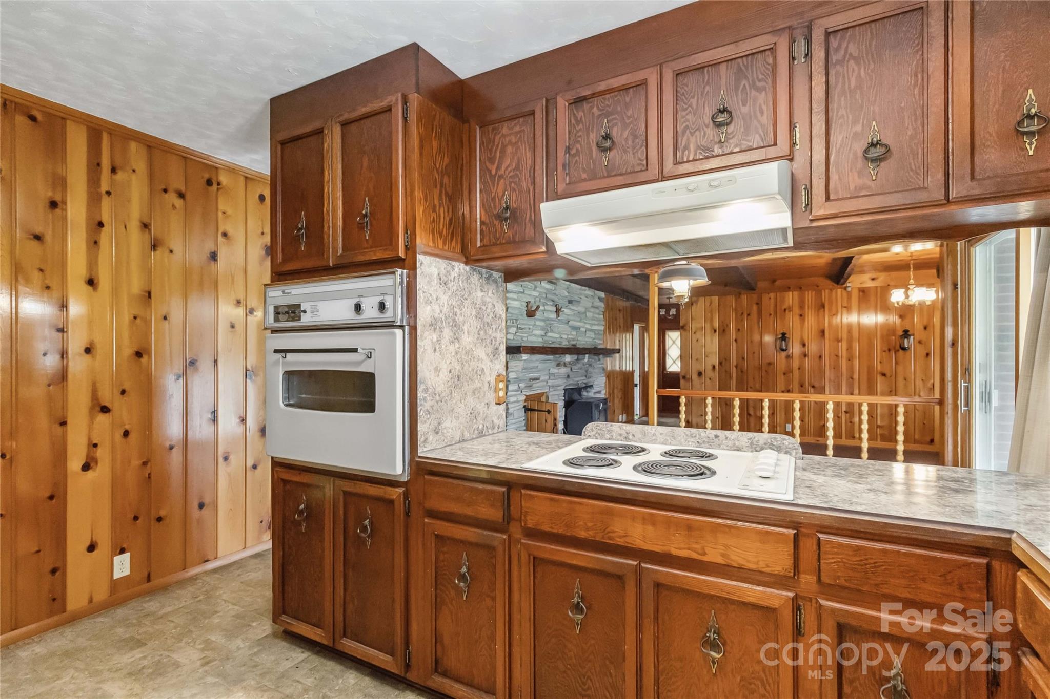 5643 Twinkle Drive Property Photo 10