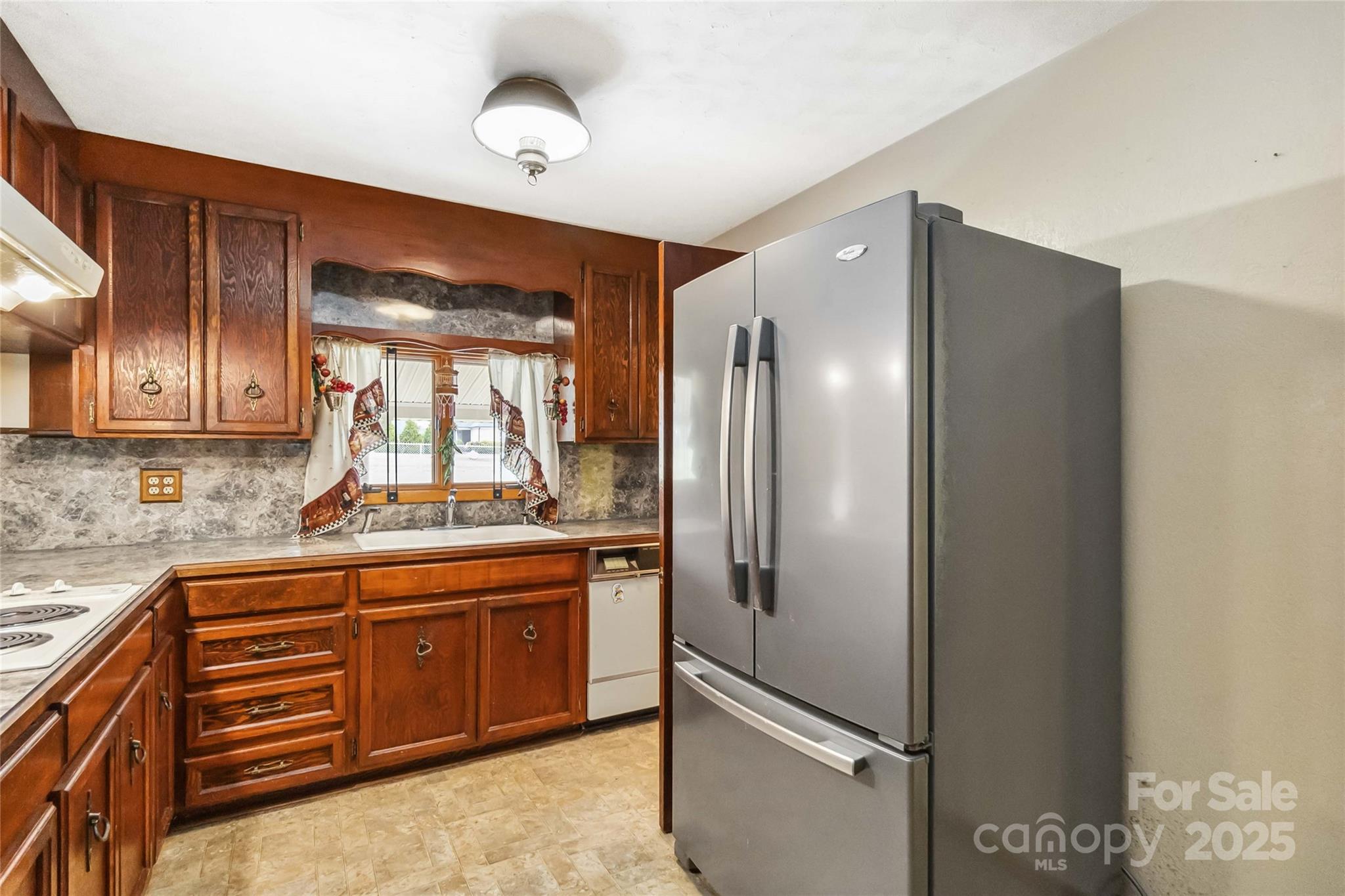 5643 Twinkle Drive Property Photo 11