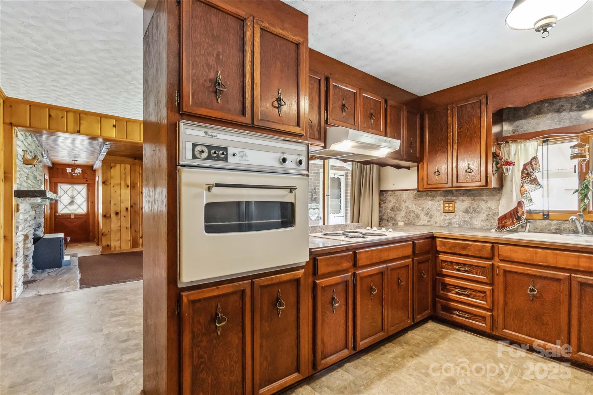 5643 Twinkle Drive Property Photo 12