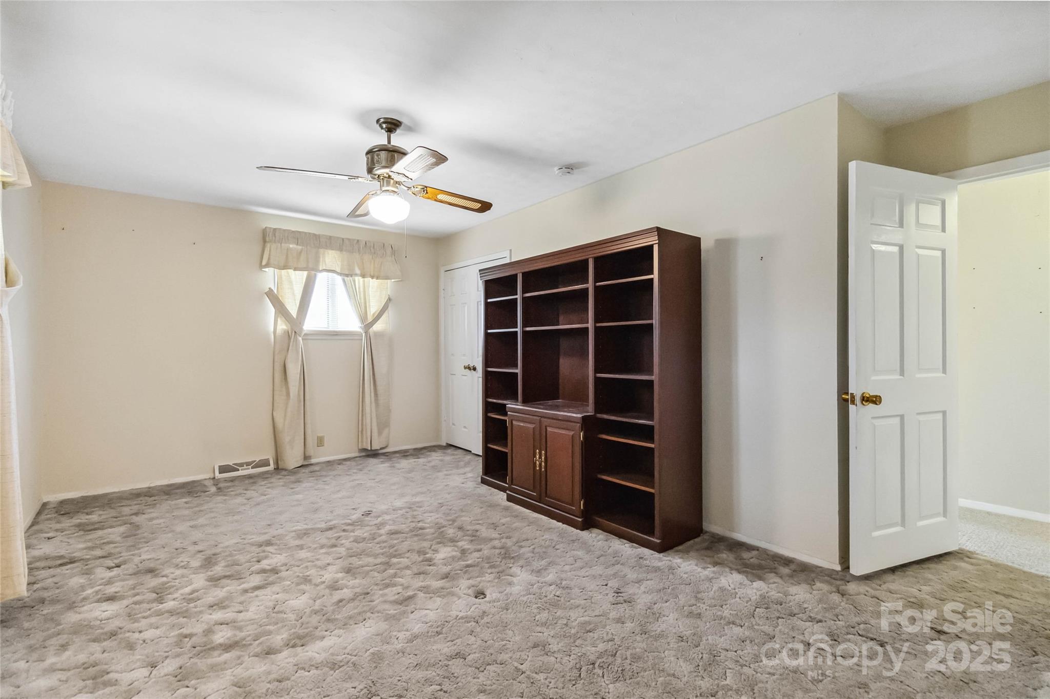 5643 Twinkle Drive Property Photo 17