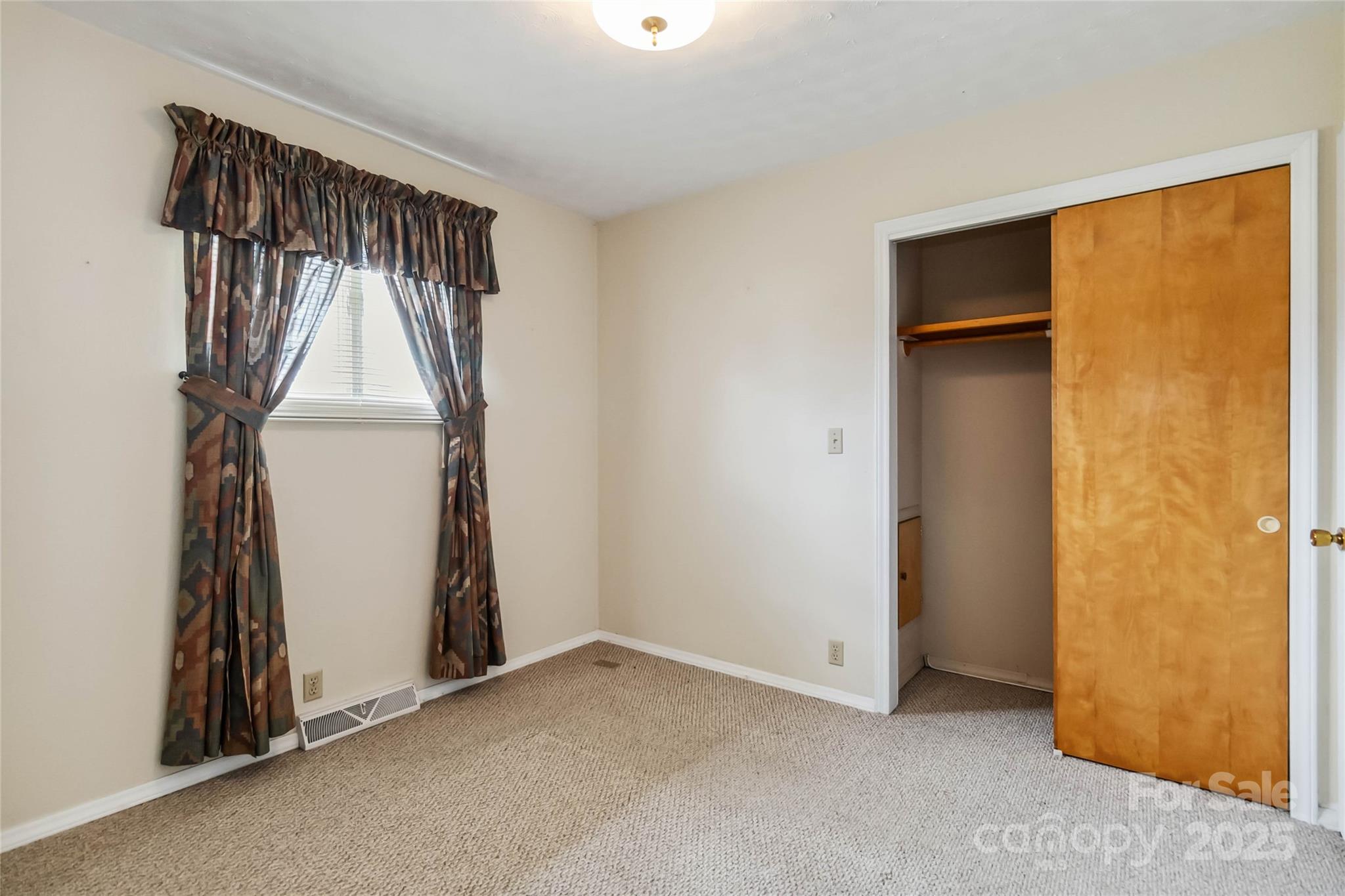 5643 Twinkle Drive Property Photo 20