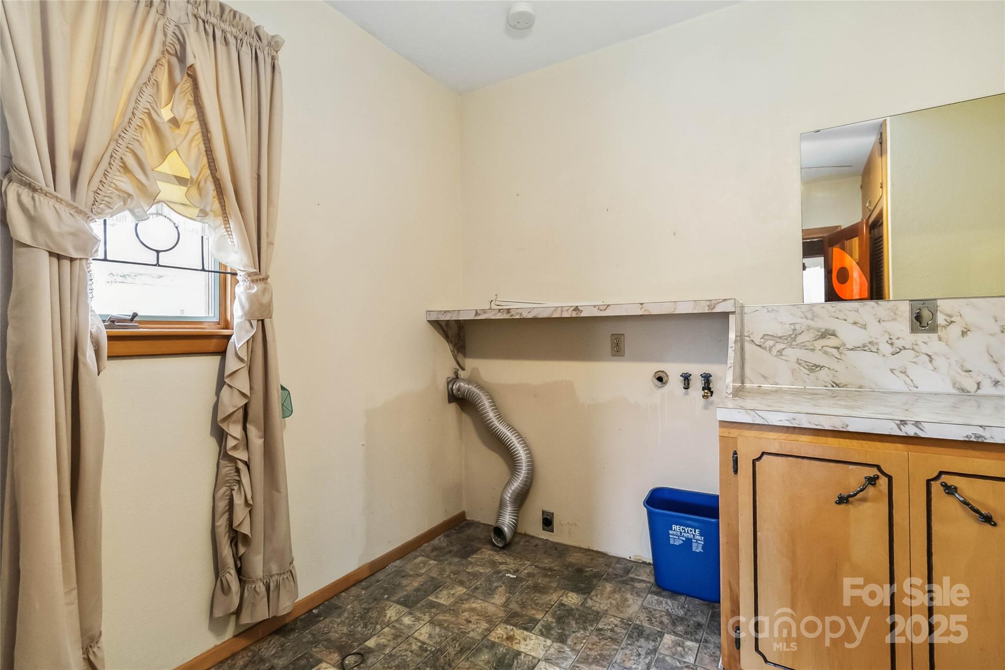 5643 Twinkle Drive Property Photo 21