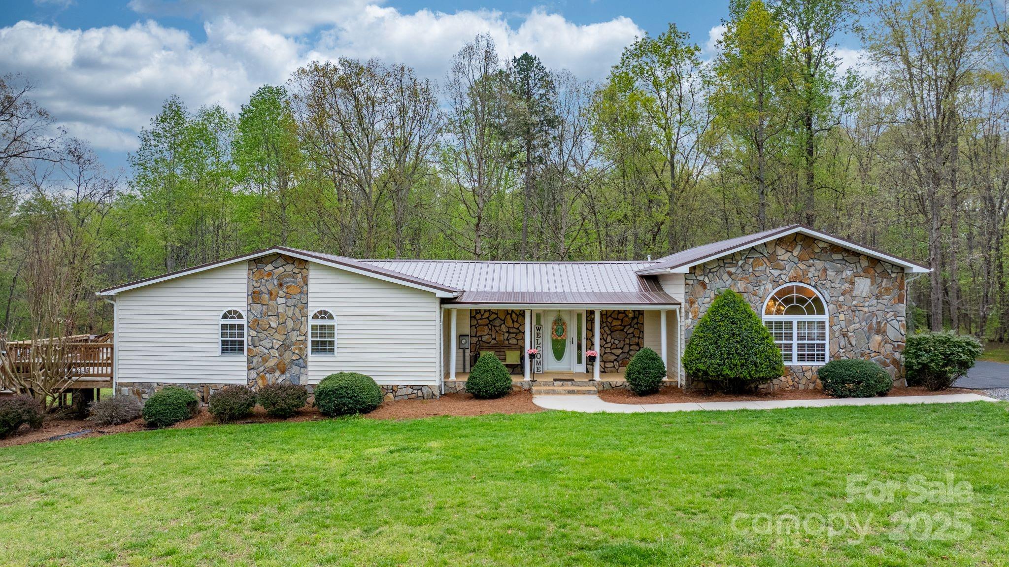 1514 Ring Tail Road Property Photo