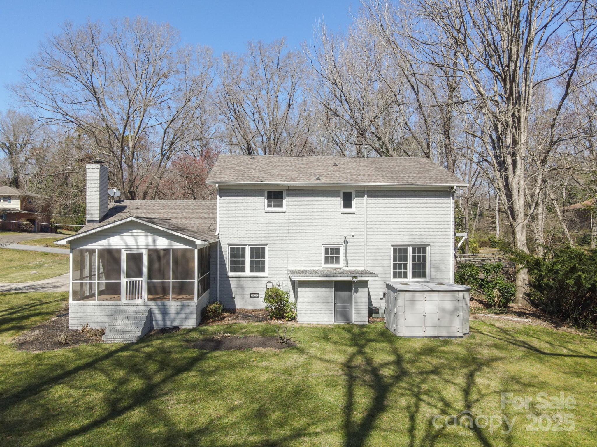 306 7th Street Place Property Photo 3