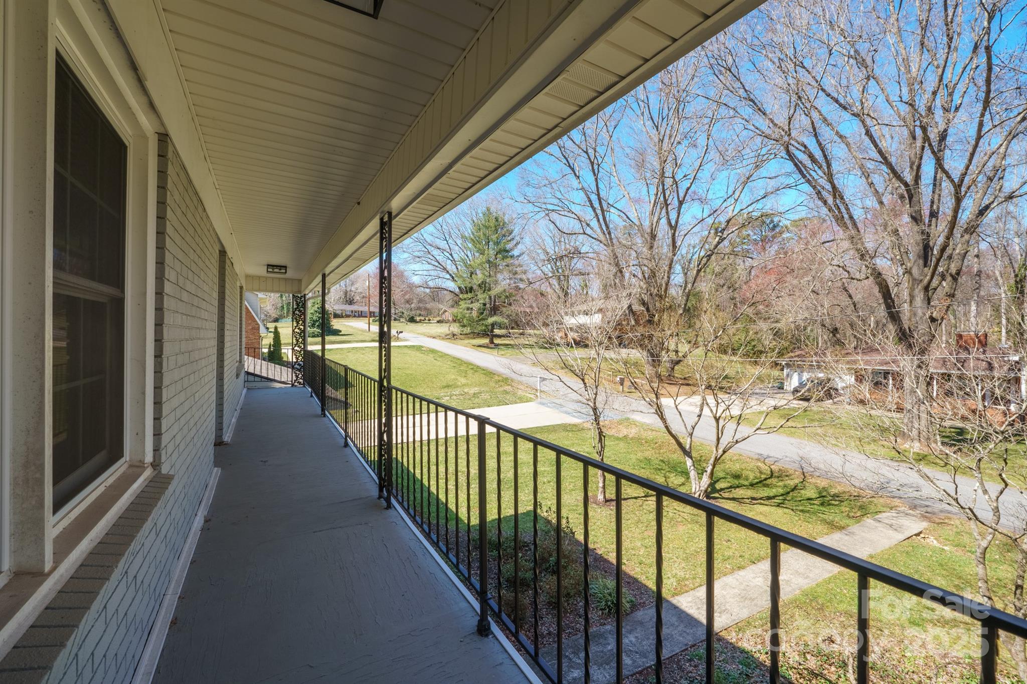 306 7th Street Place Property Photo 5