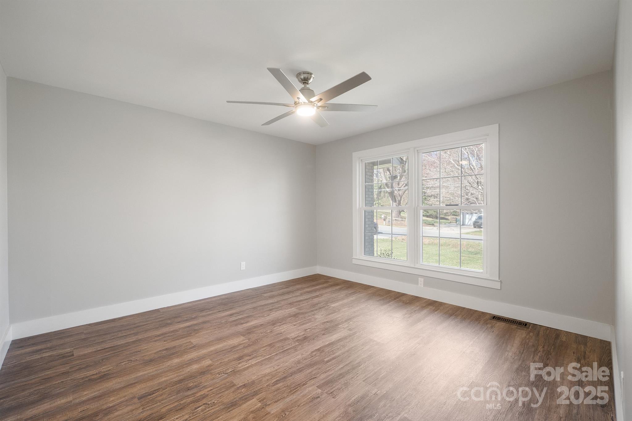 306 7th Street Place Property Photo 11