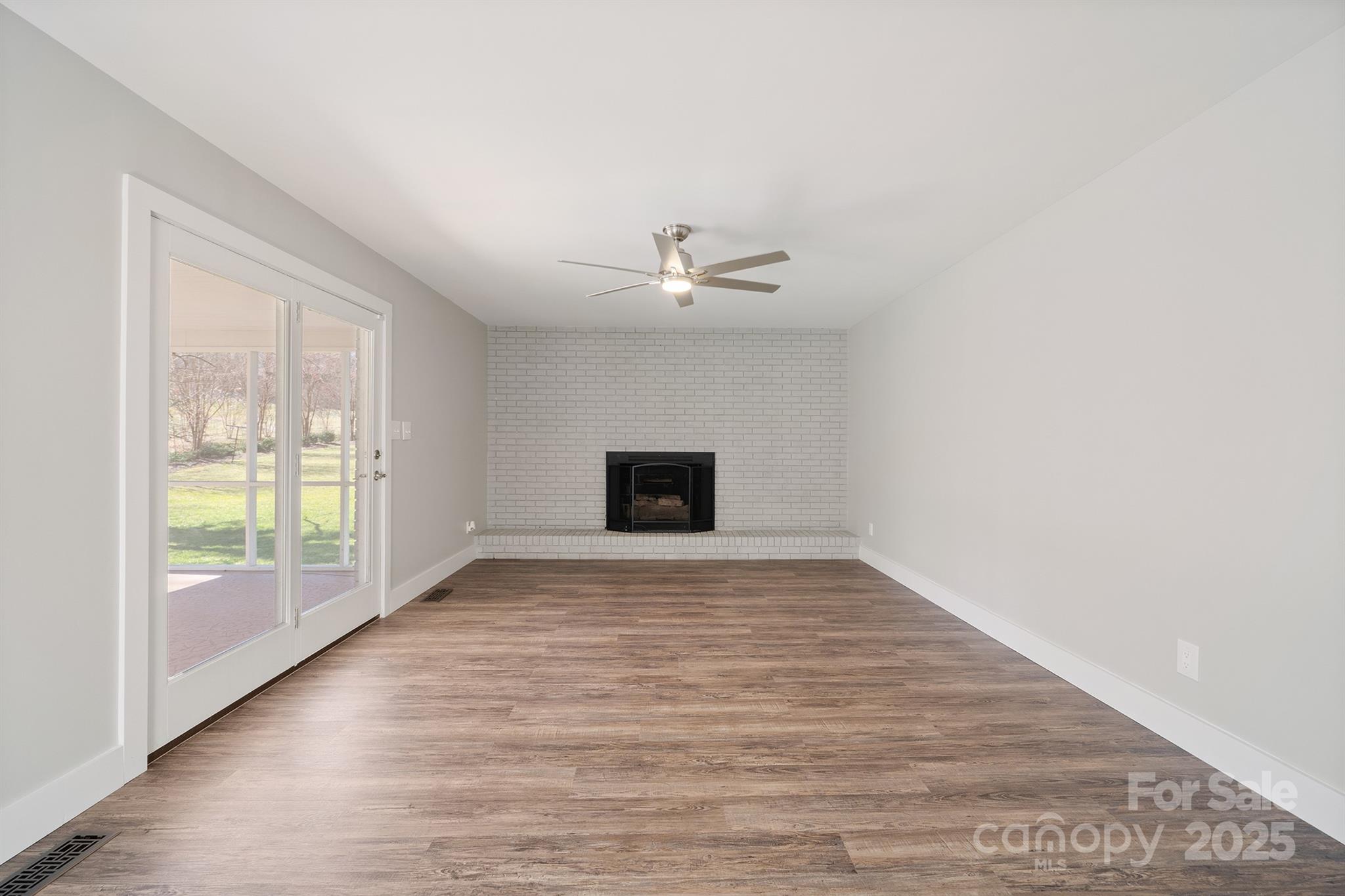 306 7th Street Place Property Photo 24