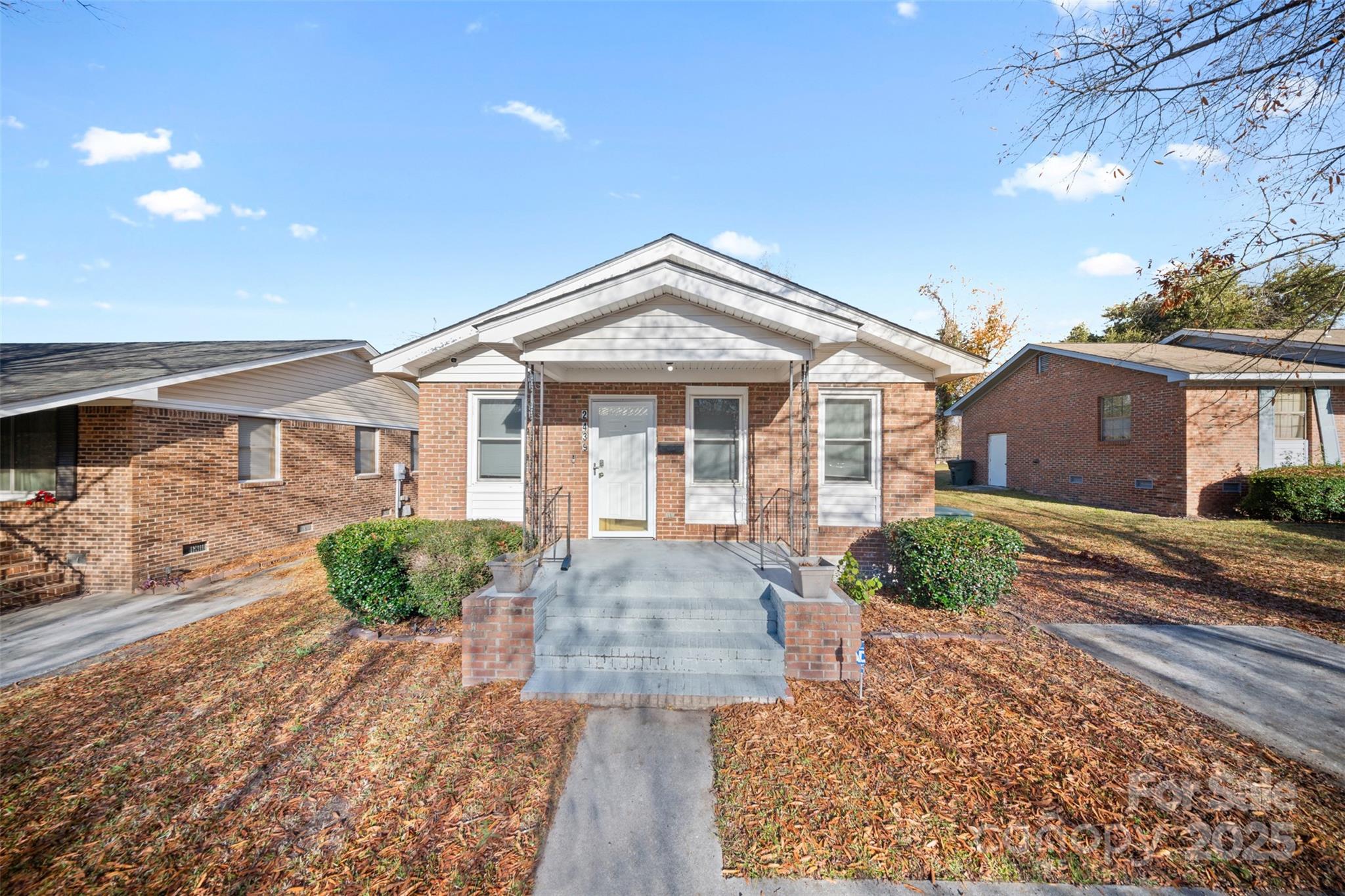 2439 Lady Street Property Photo