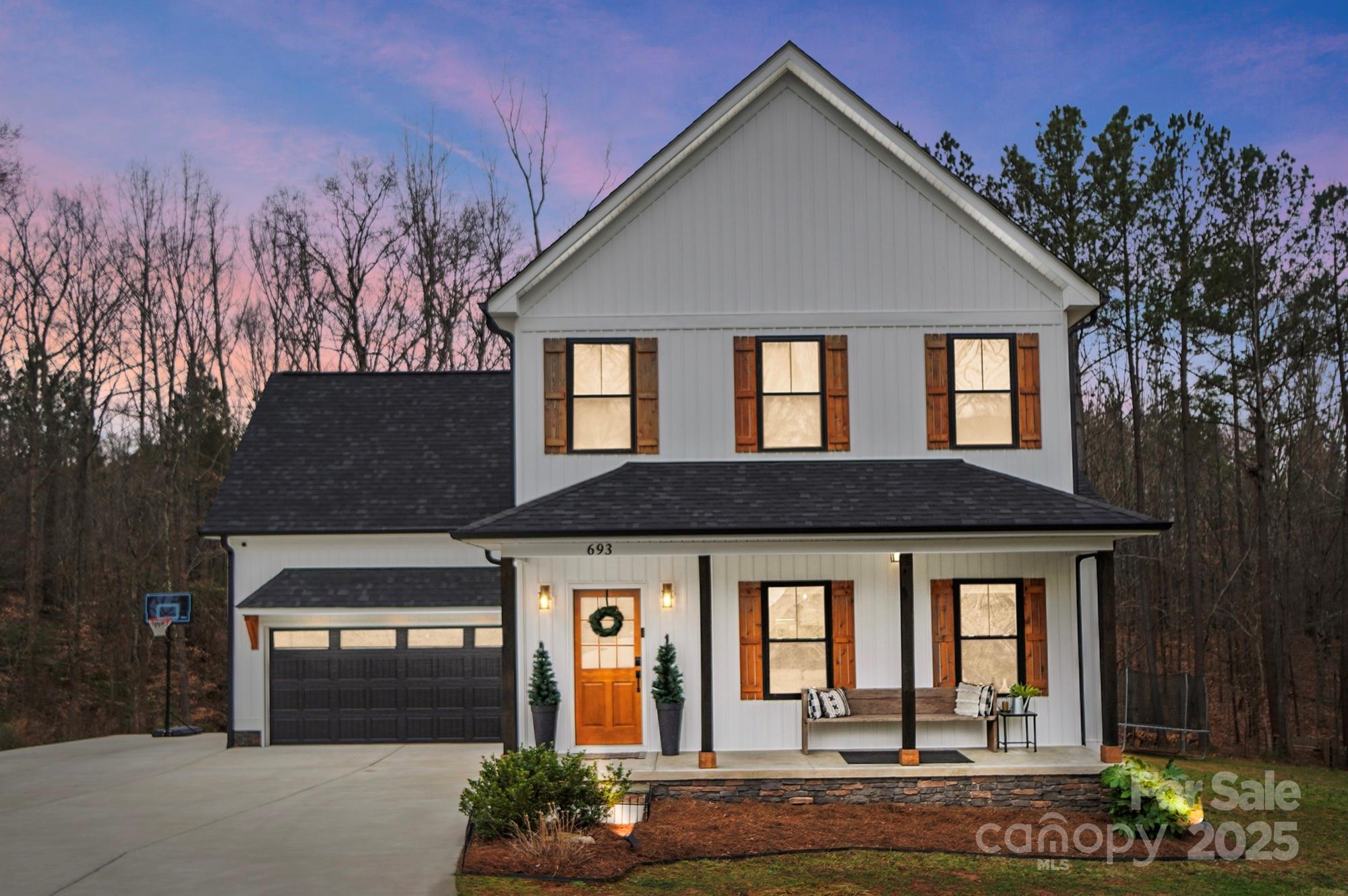 693 Luther Drive Property Photo