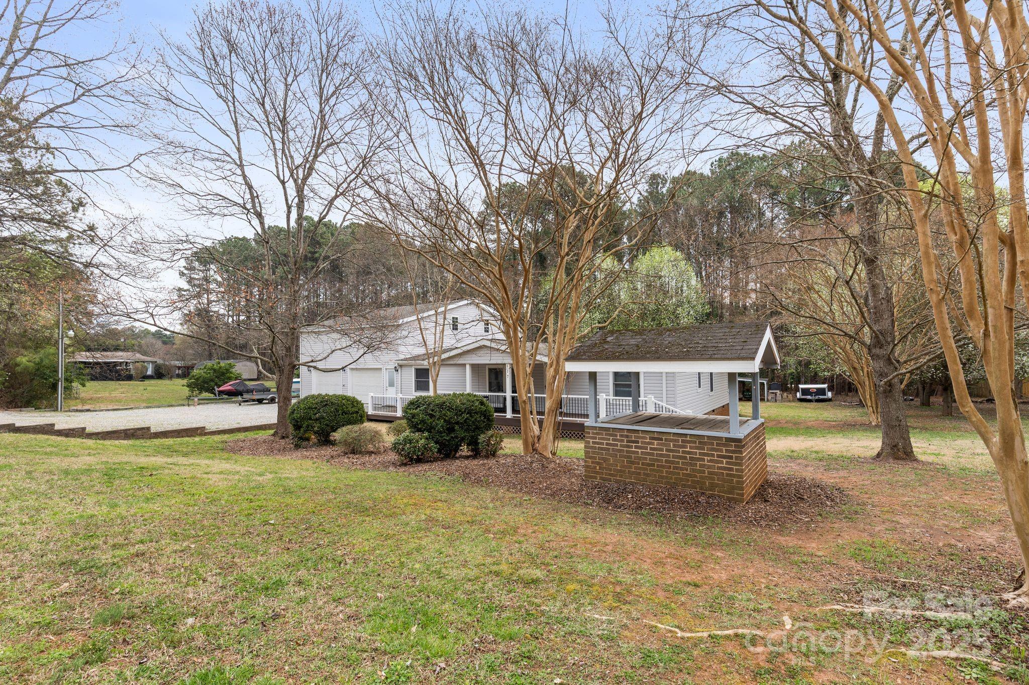 117 Pine Bluff Drive Property Photo 4