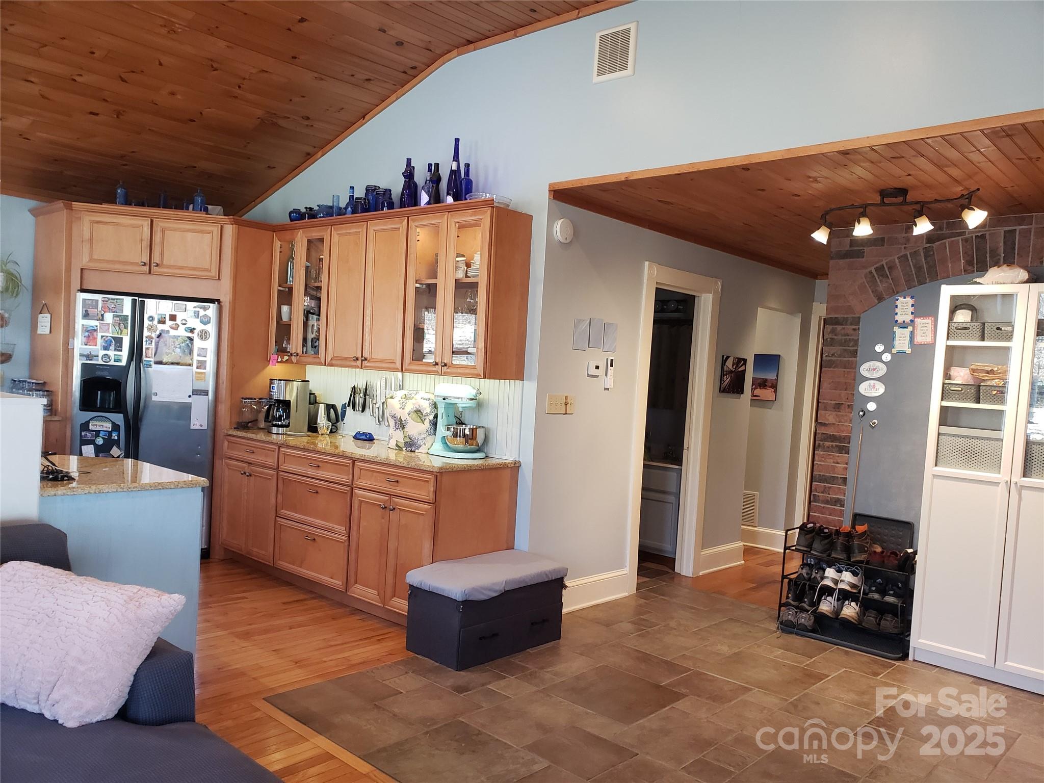1055 Stagger Weed Road Property Photo 6