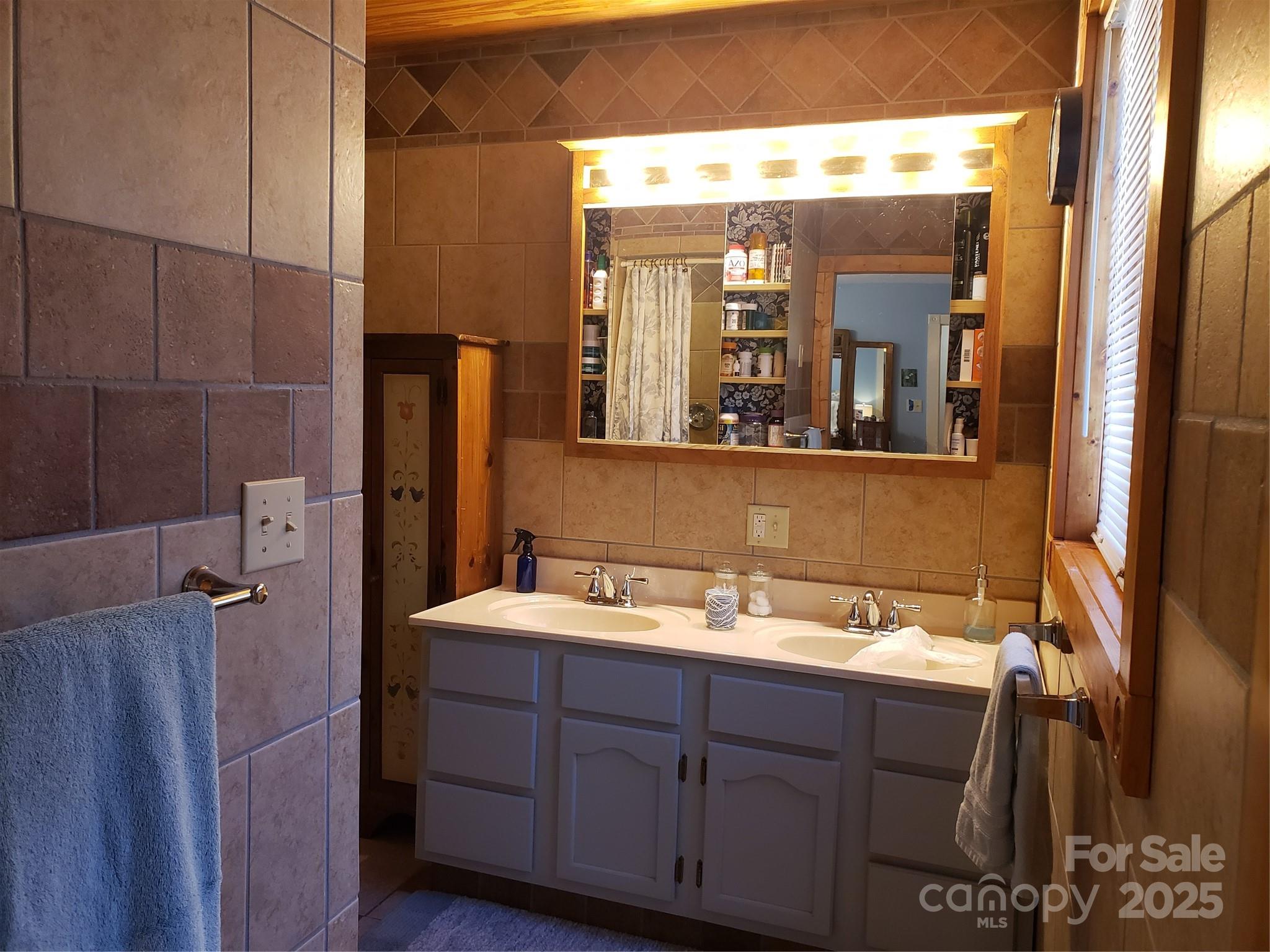 1055 Stagger Weed Road Property Photo 10