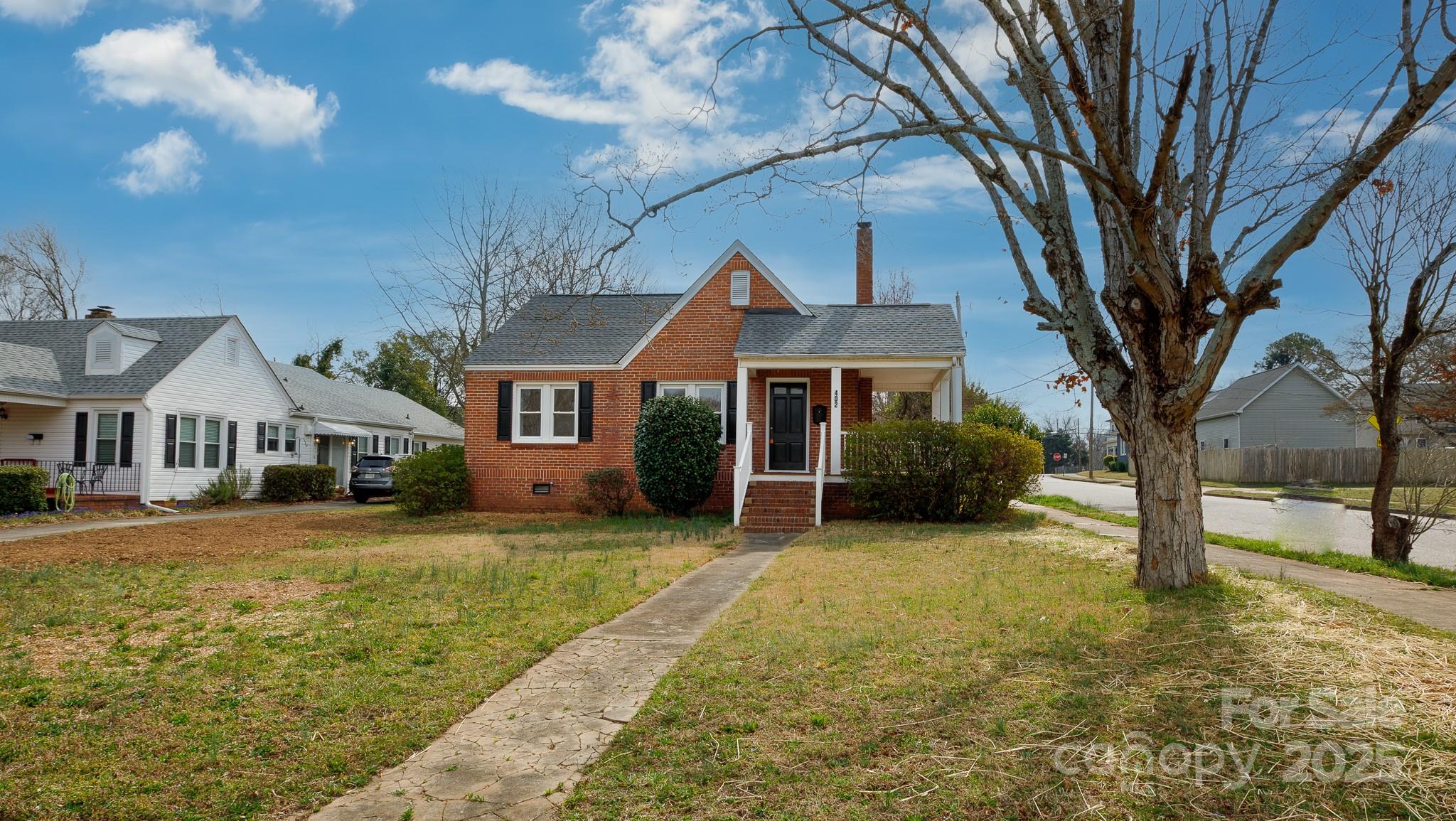 402 Pickens Court Property Photo