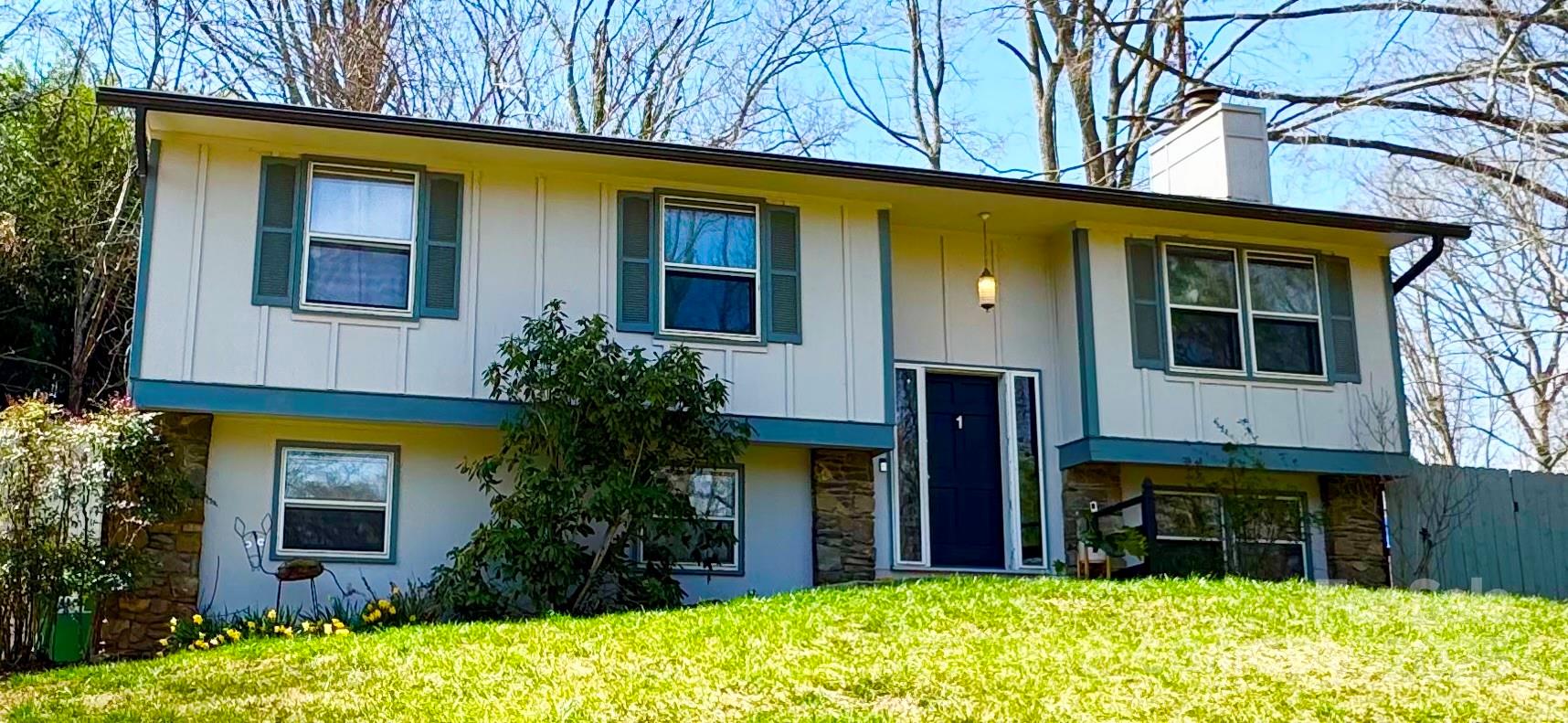 1 Spring Valley Drive Property Photo