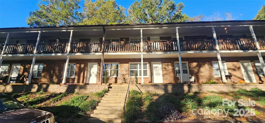 1075 7th Avenue Property Photo 1