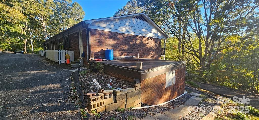 1075 7th Avenue Property Photo 9