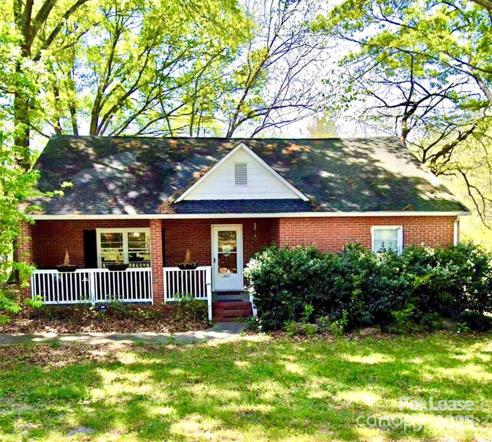 10001 New Town Road Property Photo