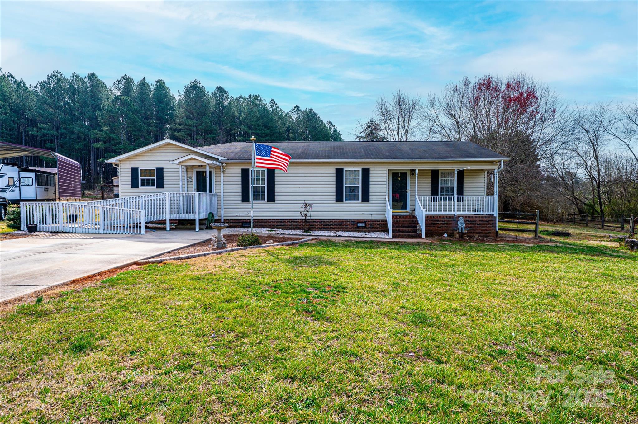 2561 Ellys Street Property Photo