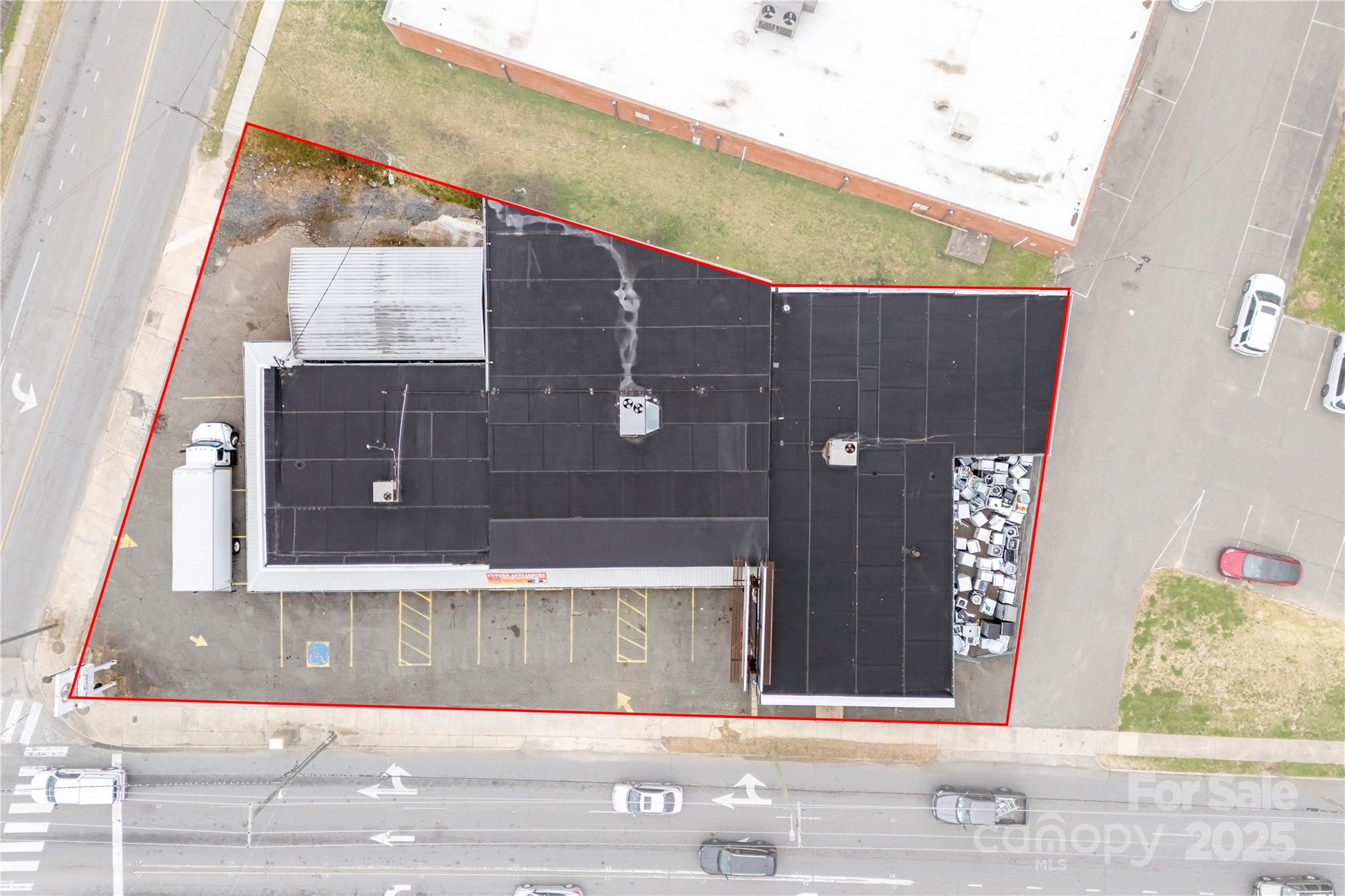 1403 W Franklin Boulevard Property Photo 2