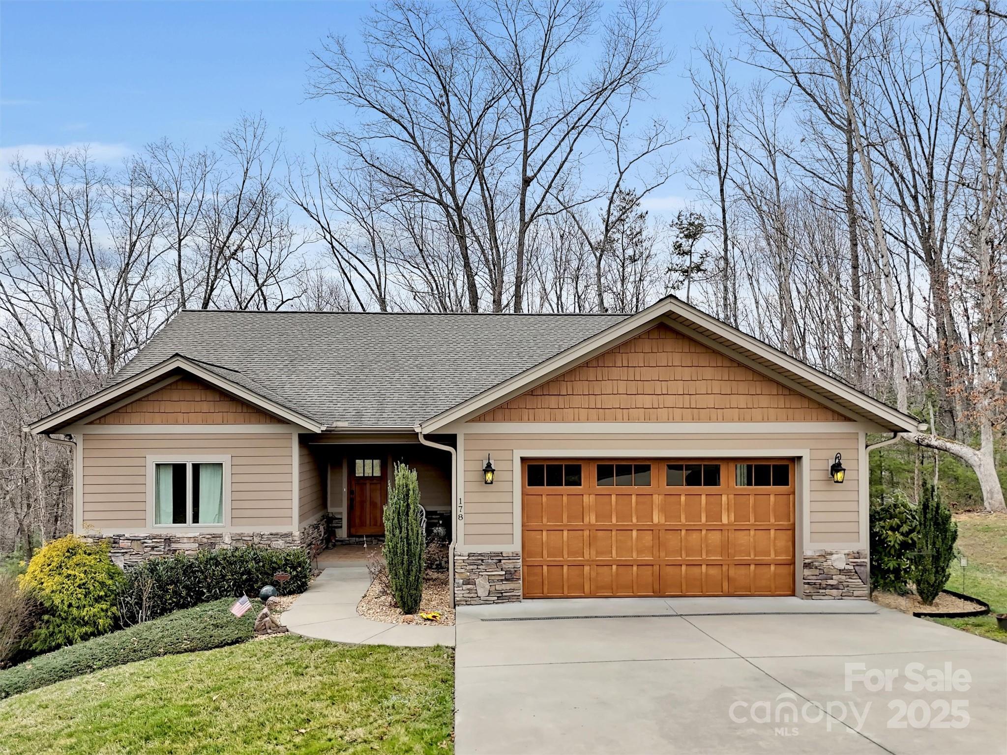 178 Sapphire Place Property Photo