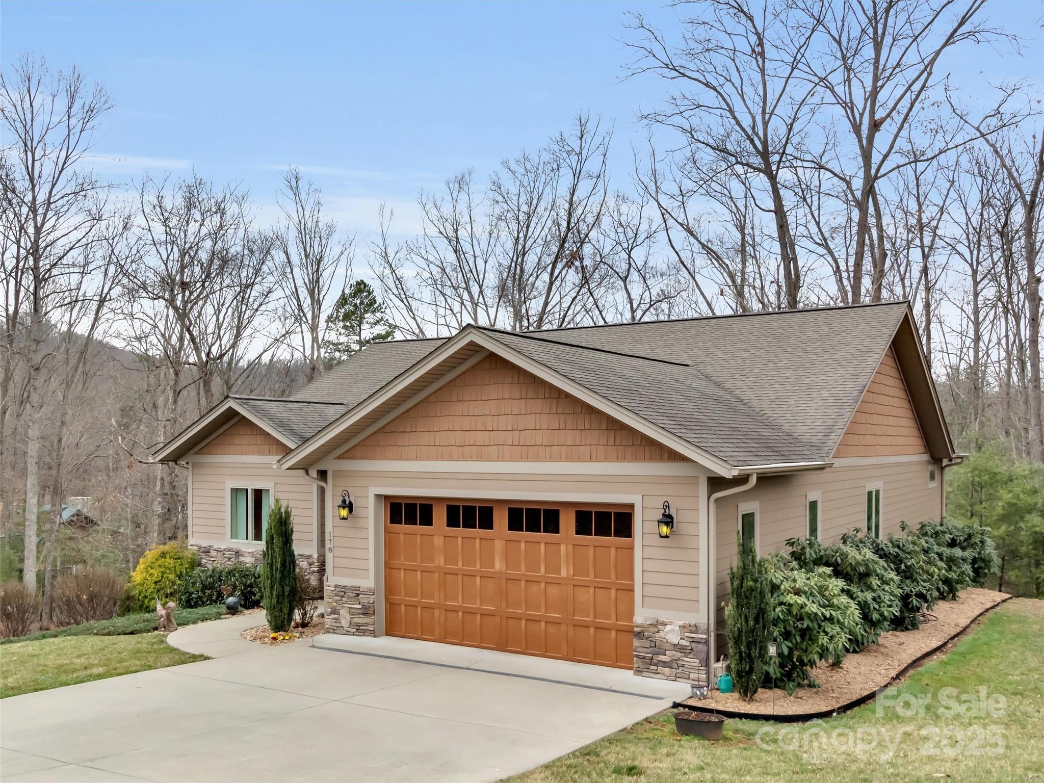 178 Sapphire Place Property Photo 2