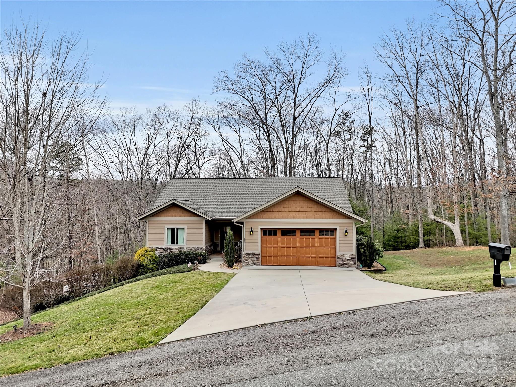 178 Sapphire Place Property Photo 3