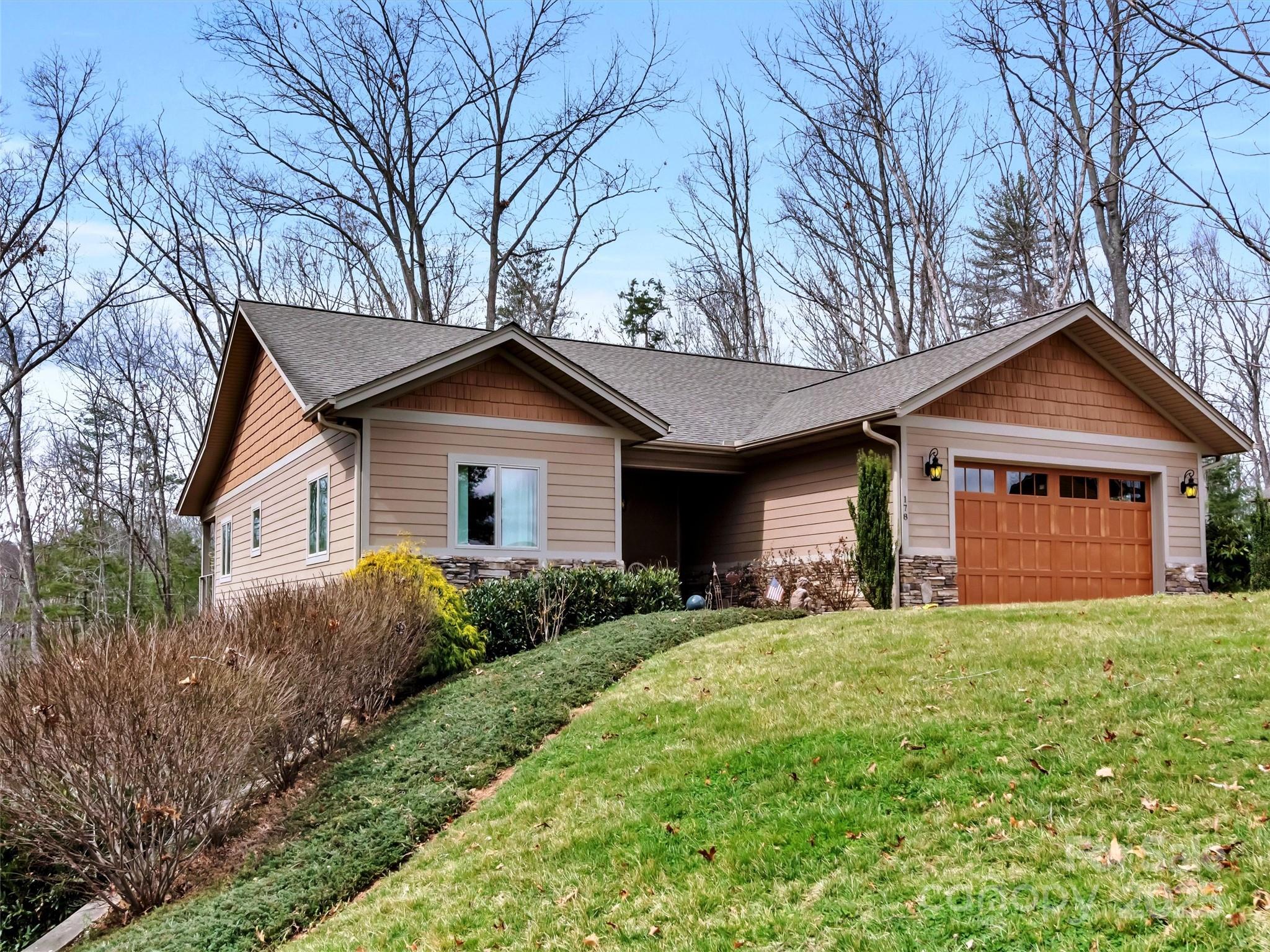 178 Sapphire Place Property Photo 5