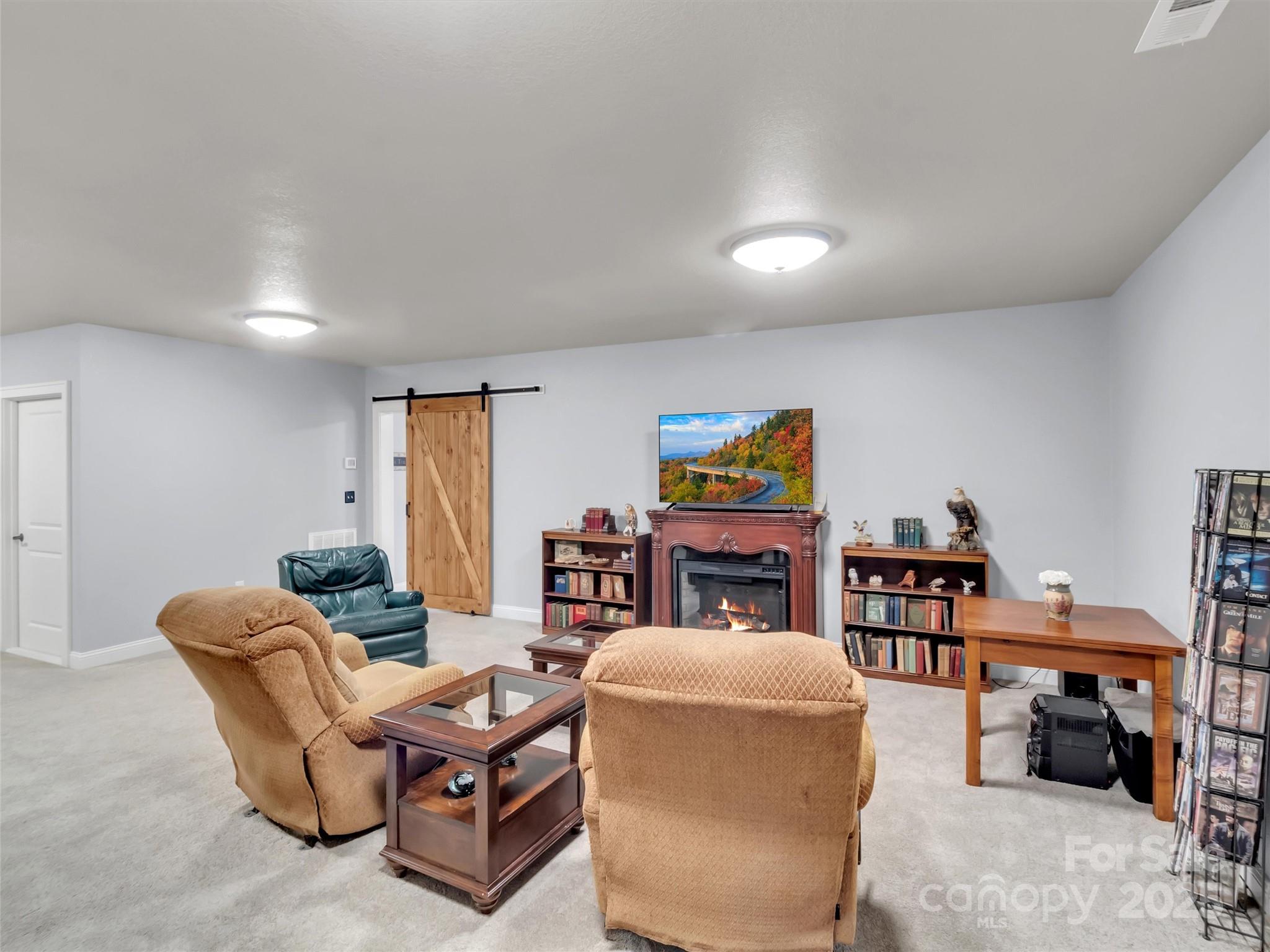 178 Sapphire Place Property Photo 33