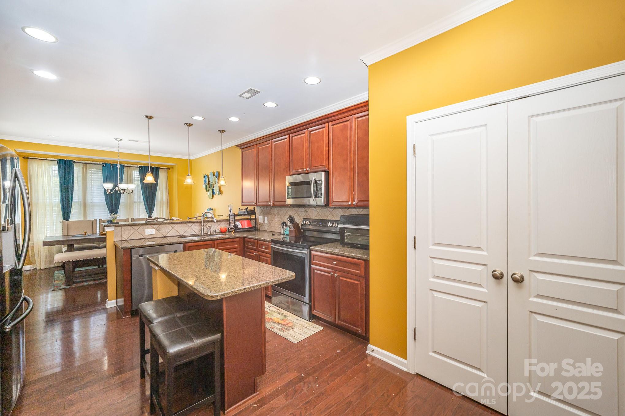 2564 Chasewater Drive Property Photo 7