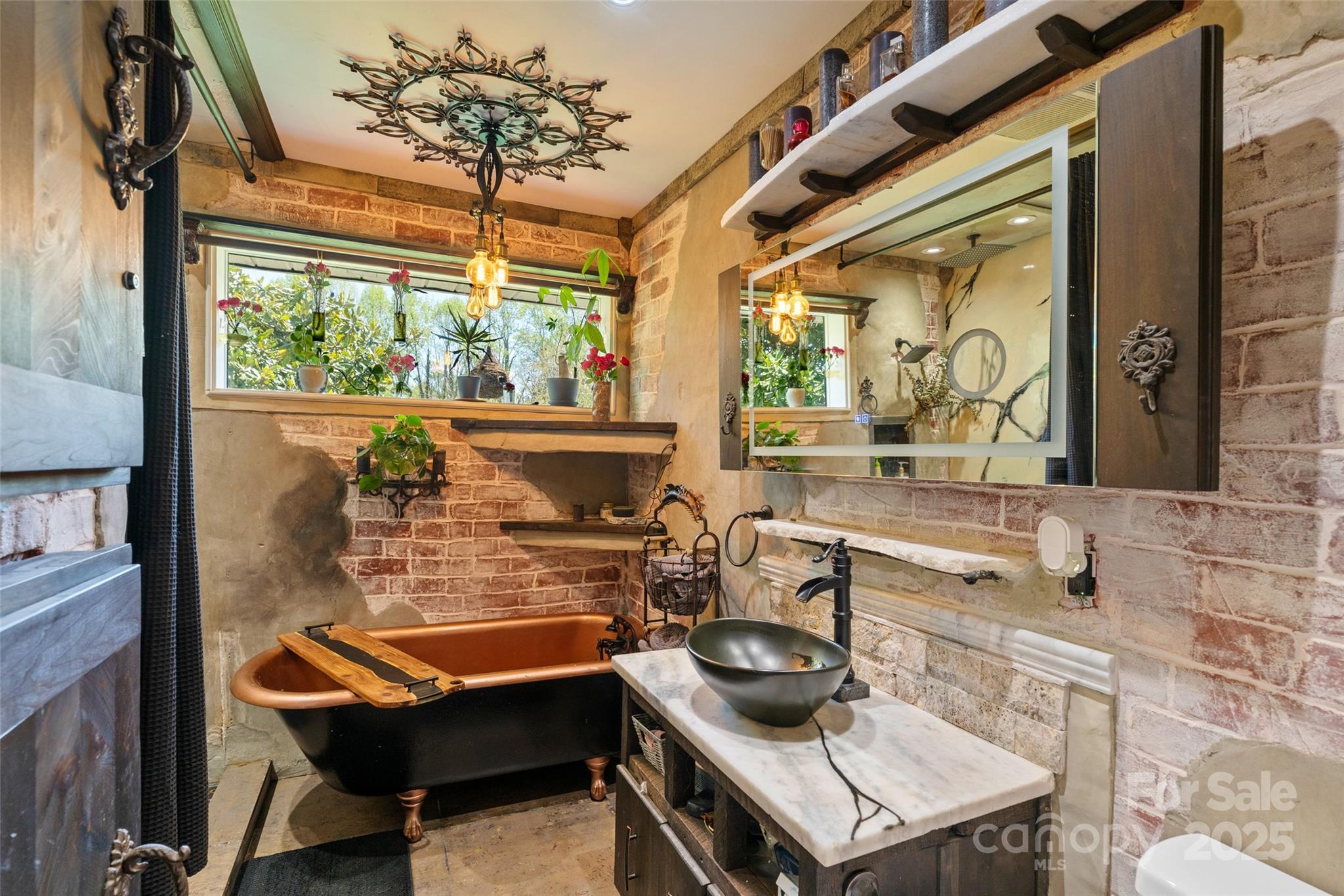 668 Sand Hill Road Property Photo