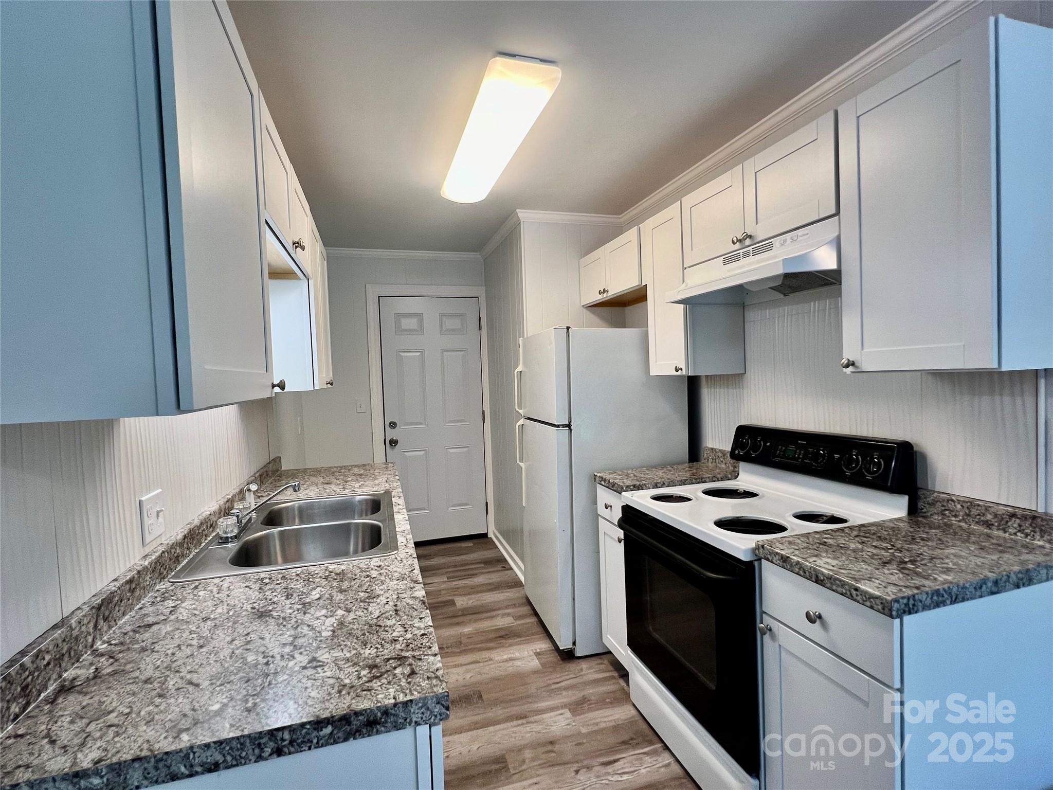 1316 - 1318 Old Landsford Road Property Photo 4