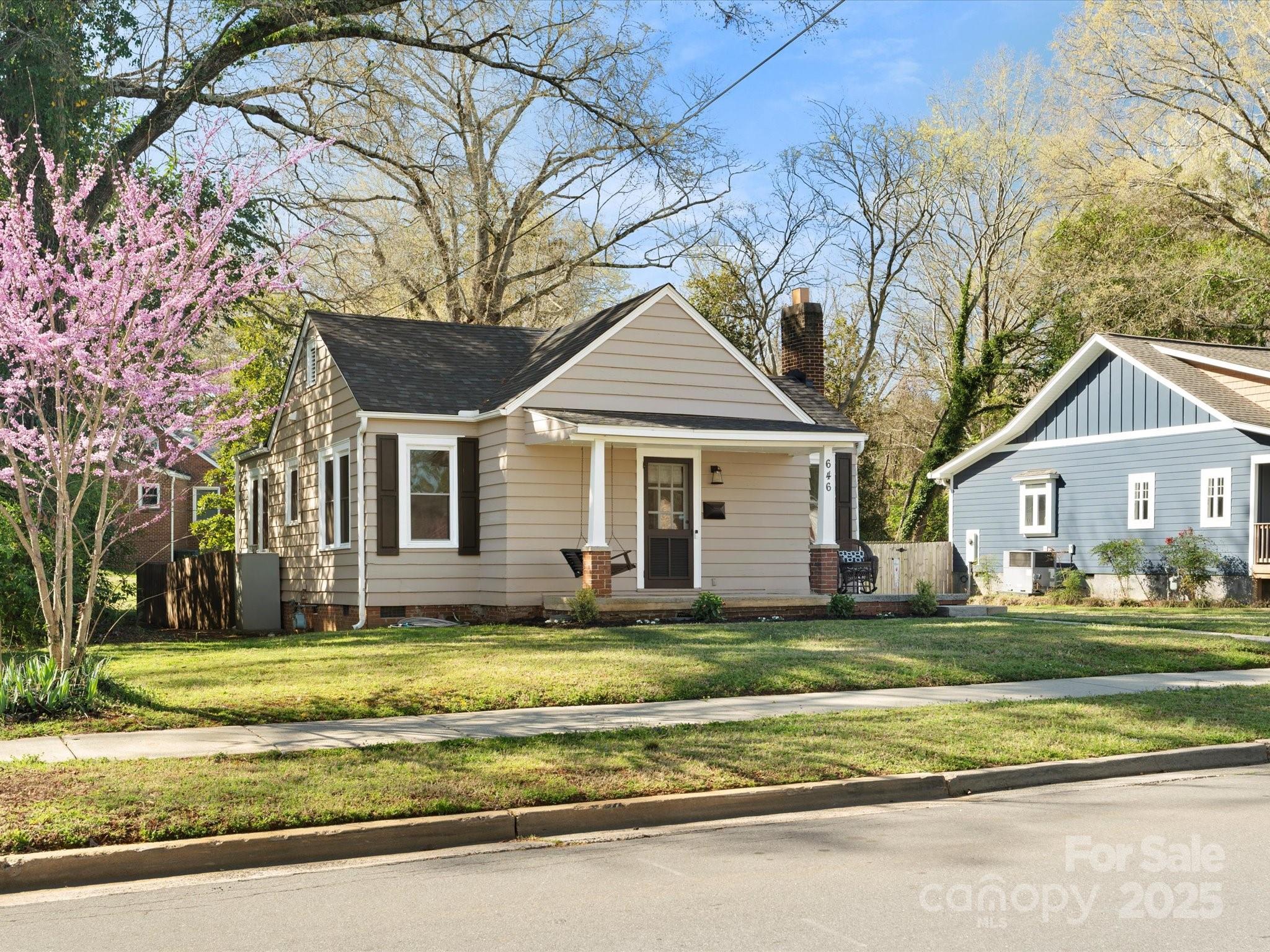 646 Park Drive Property Photo
