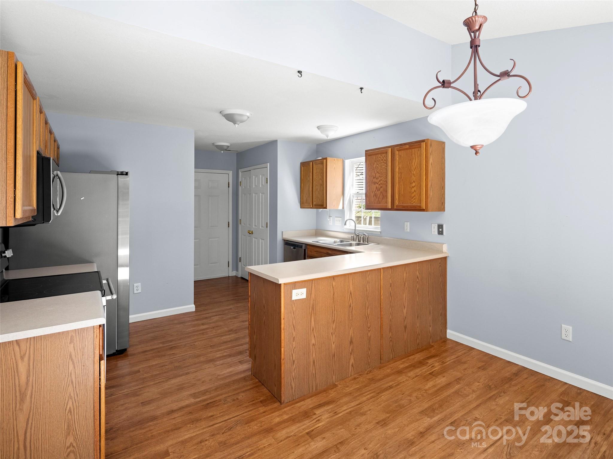 324 Wiltshire Circle Property Photo 7