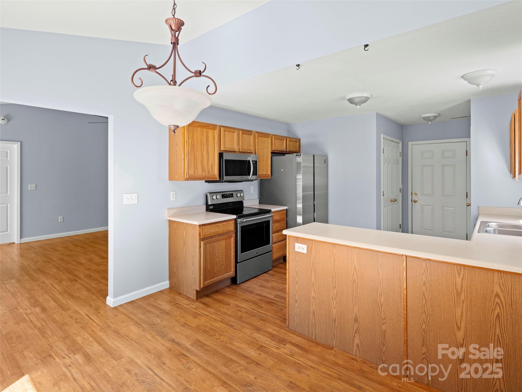 324 Wiltshire Circle Property Photo 8