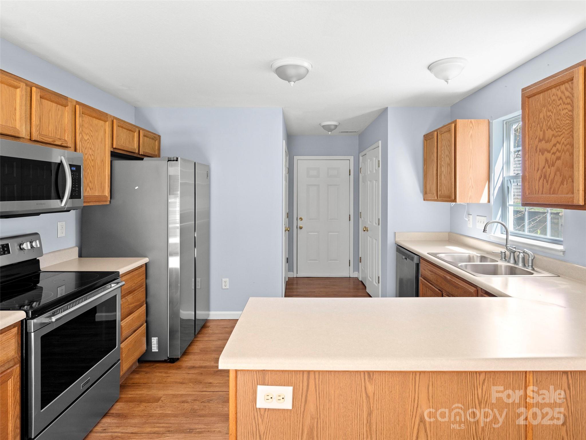 324 Wiltshire Circle Property Photo 9