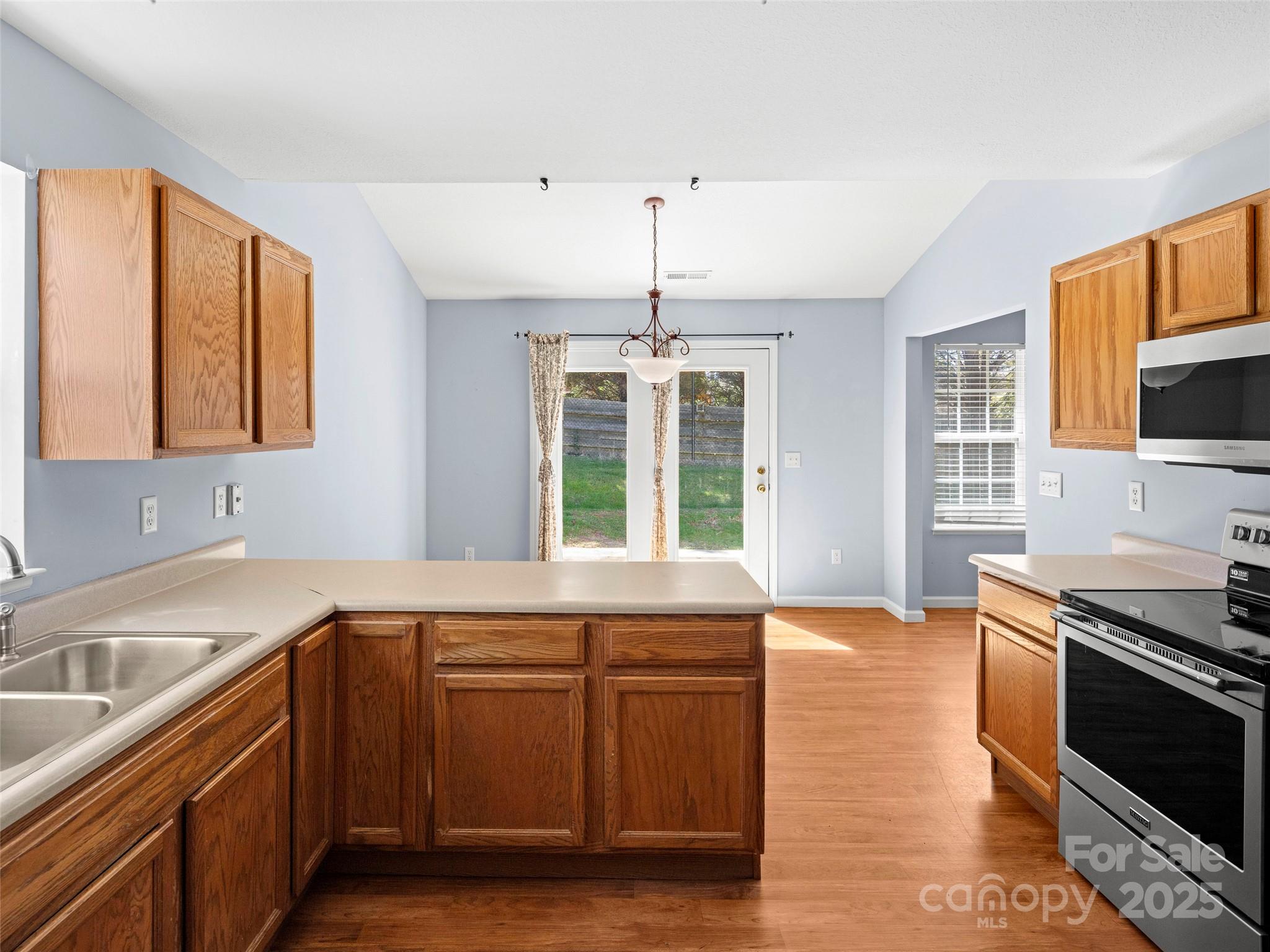 324 Wiltshire Circle Property Photo 10