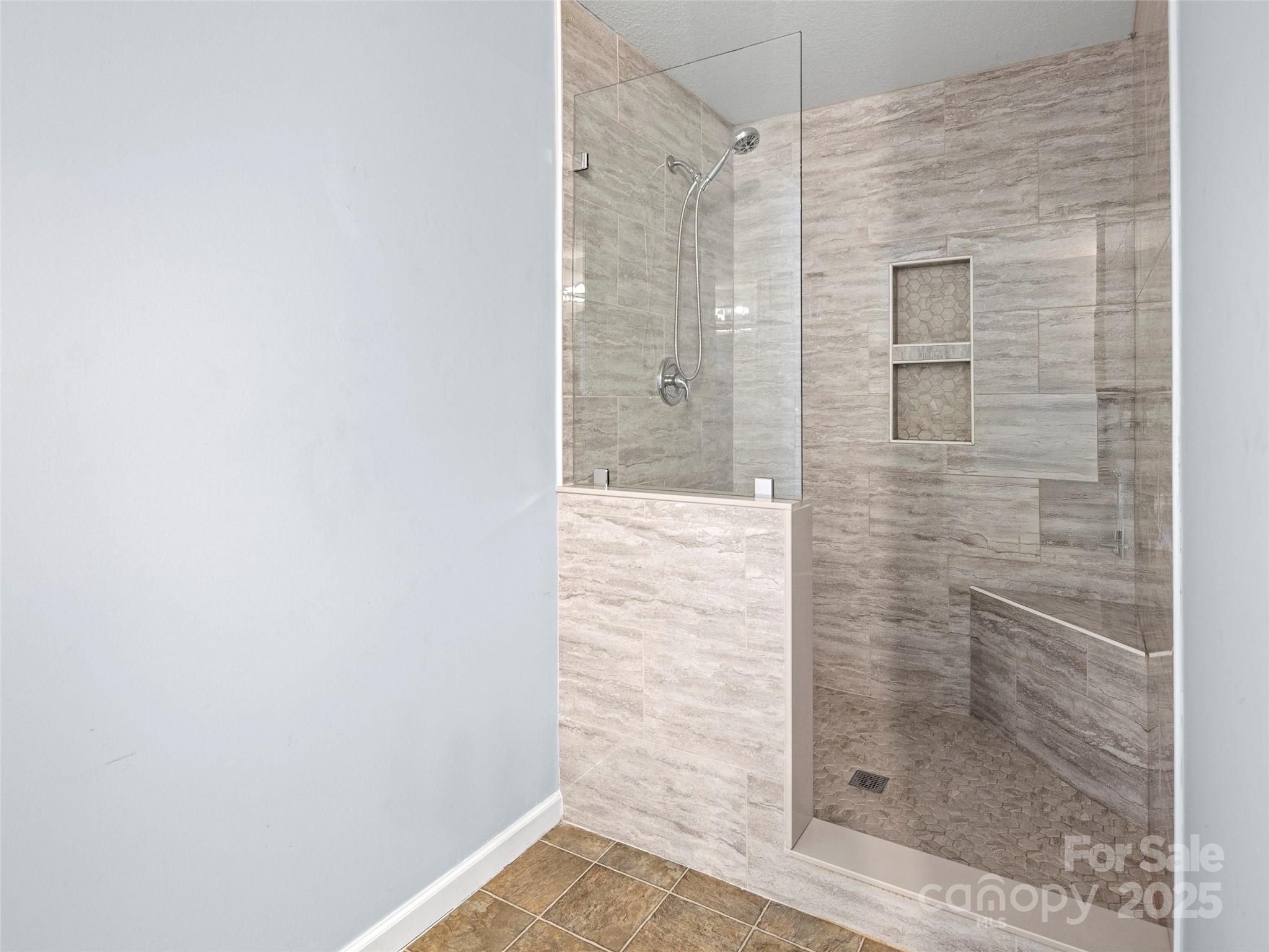 324 Wiltshire Circle Property Photo 21