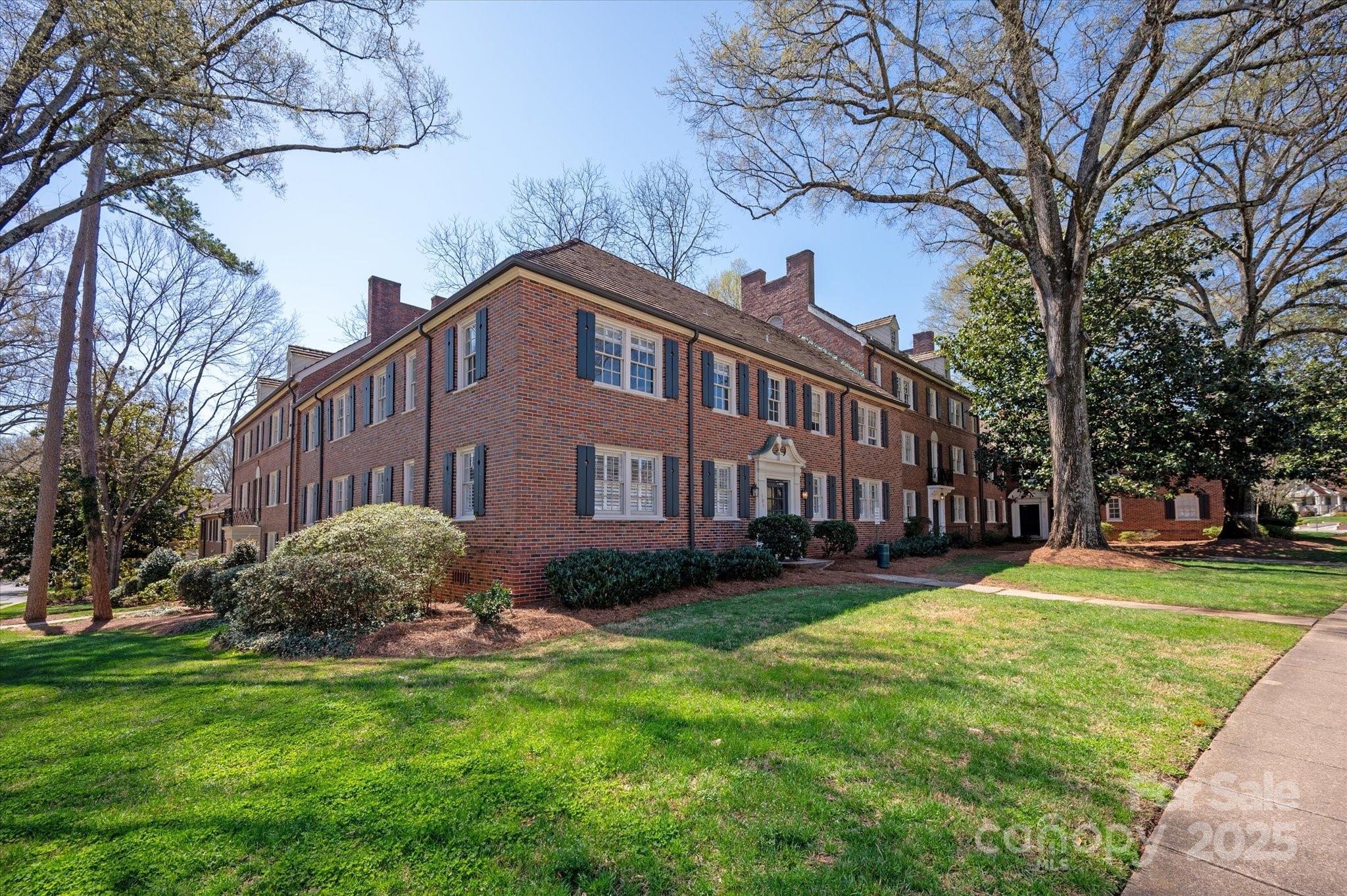 103 S Laurel Avenue Property Photo 3