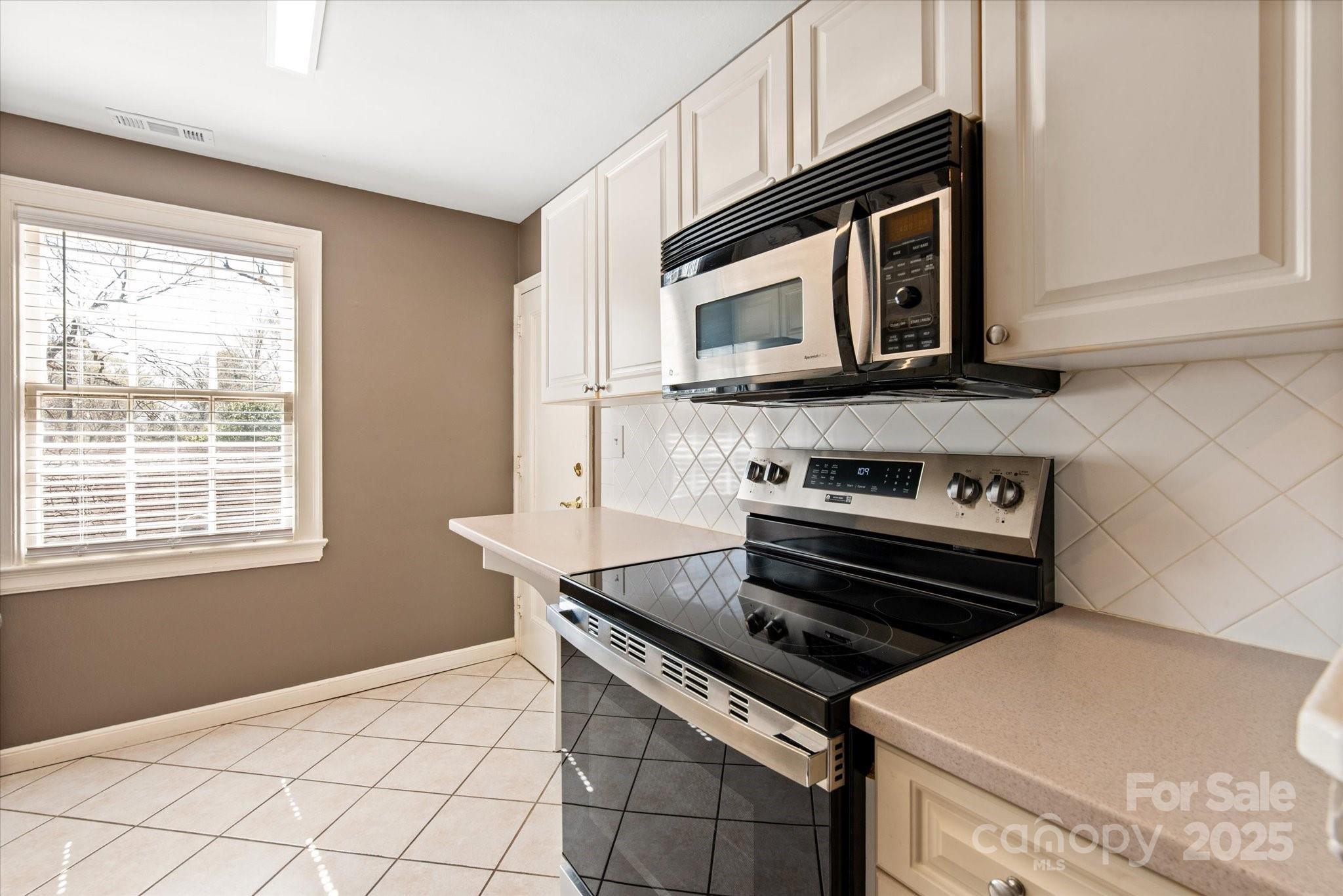 103 S Laurel Avenue Property Photo 5