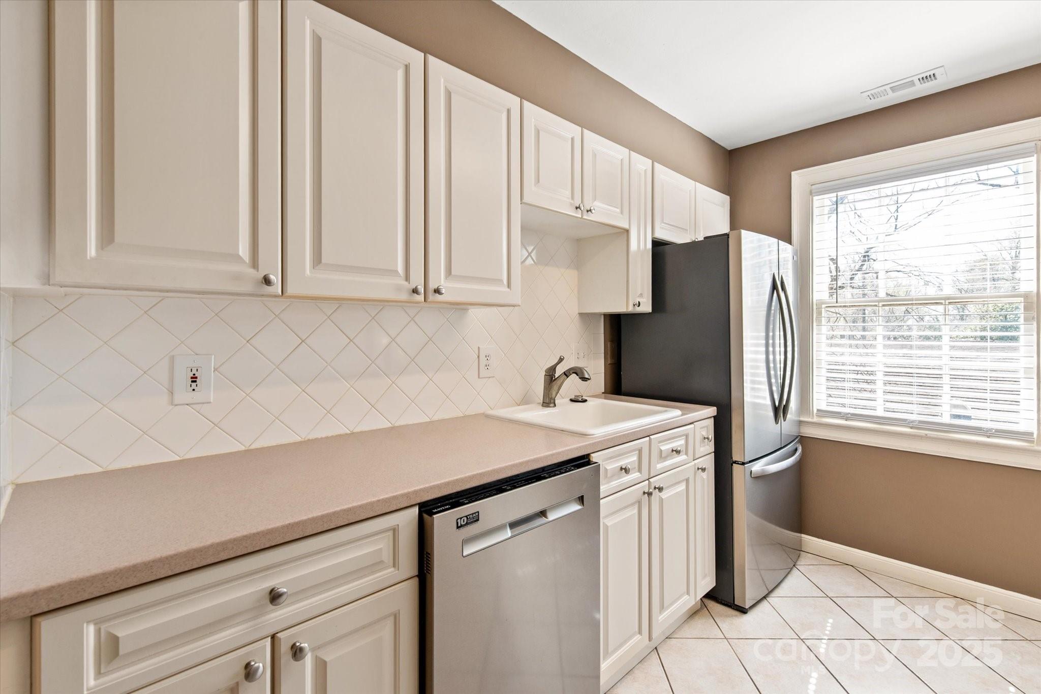 103 S Laurel Avenue Property Photo 6