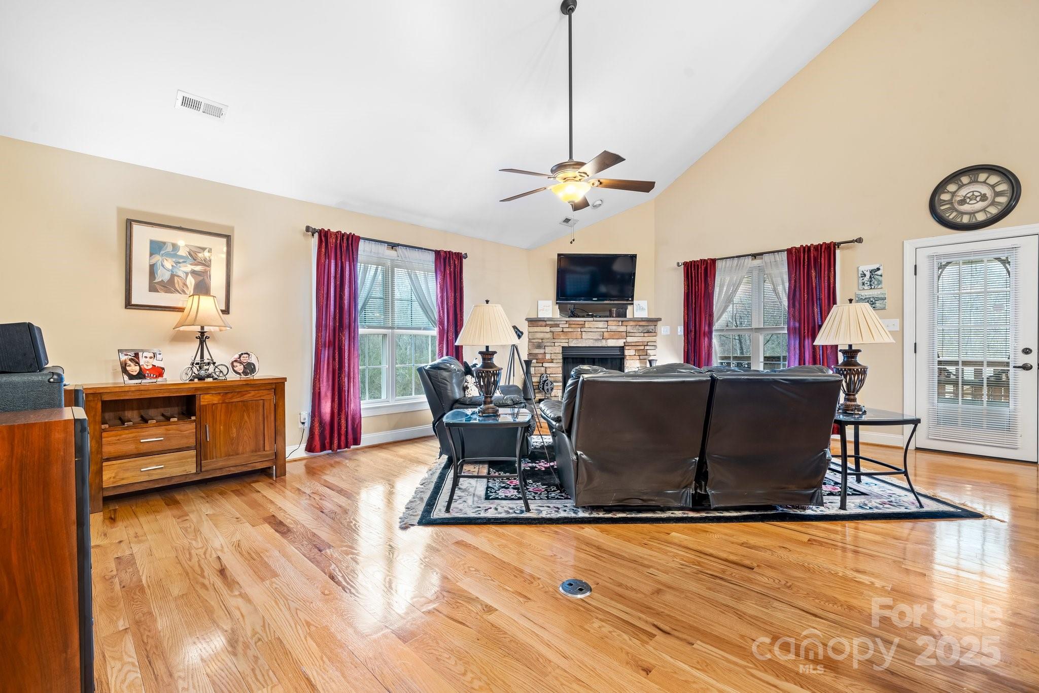 1263 Waterford Drive Property Photo 4